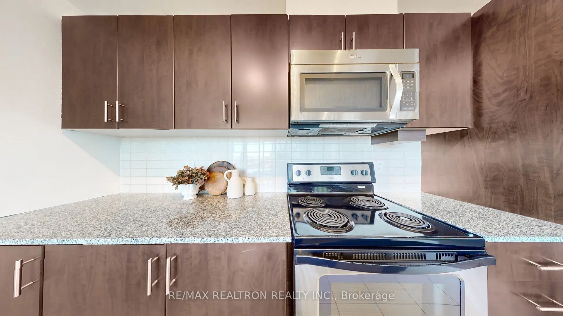 2900 Highway No. 7, #305