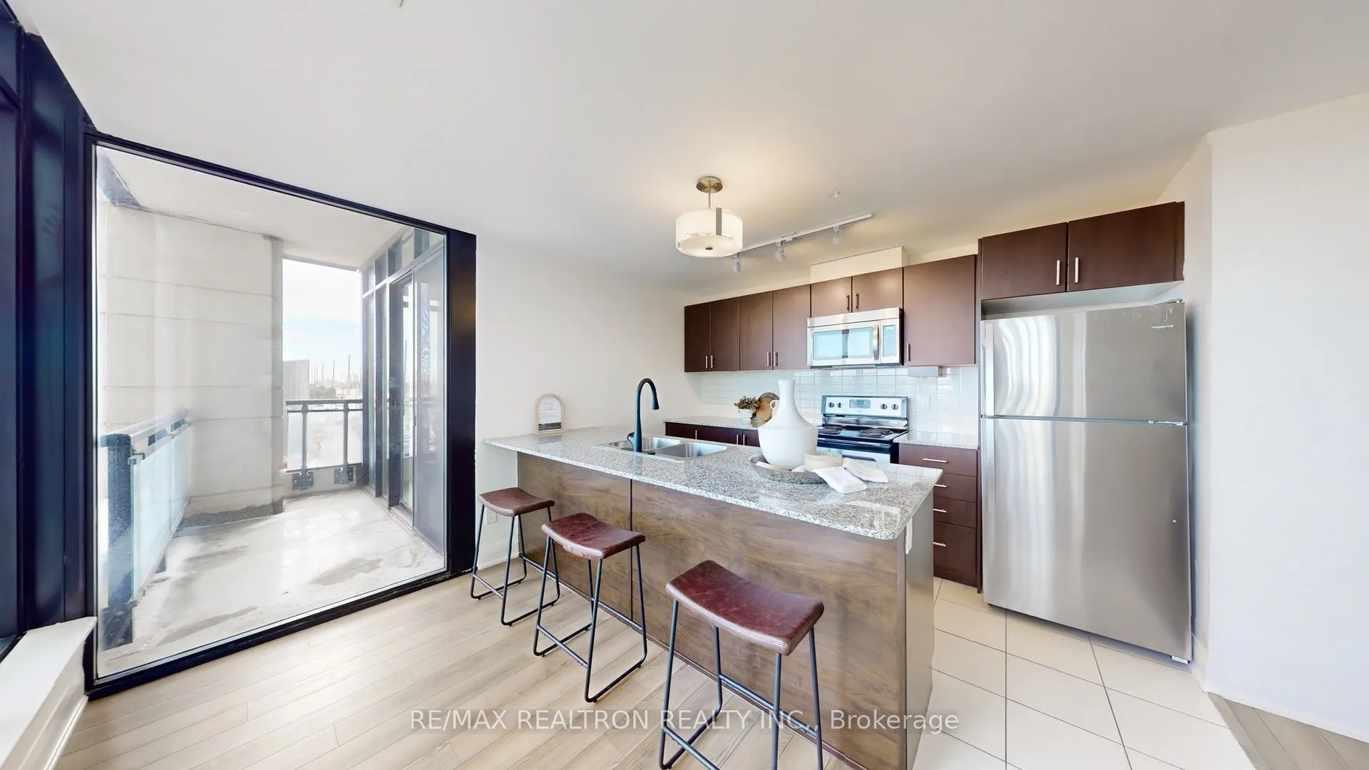 2900 Highway No. 7, #305
