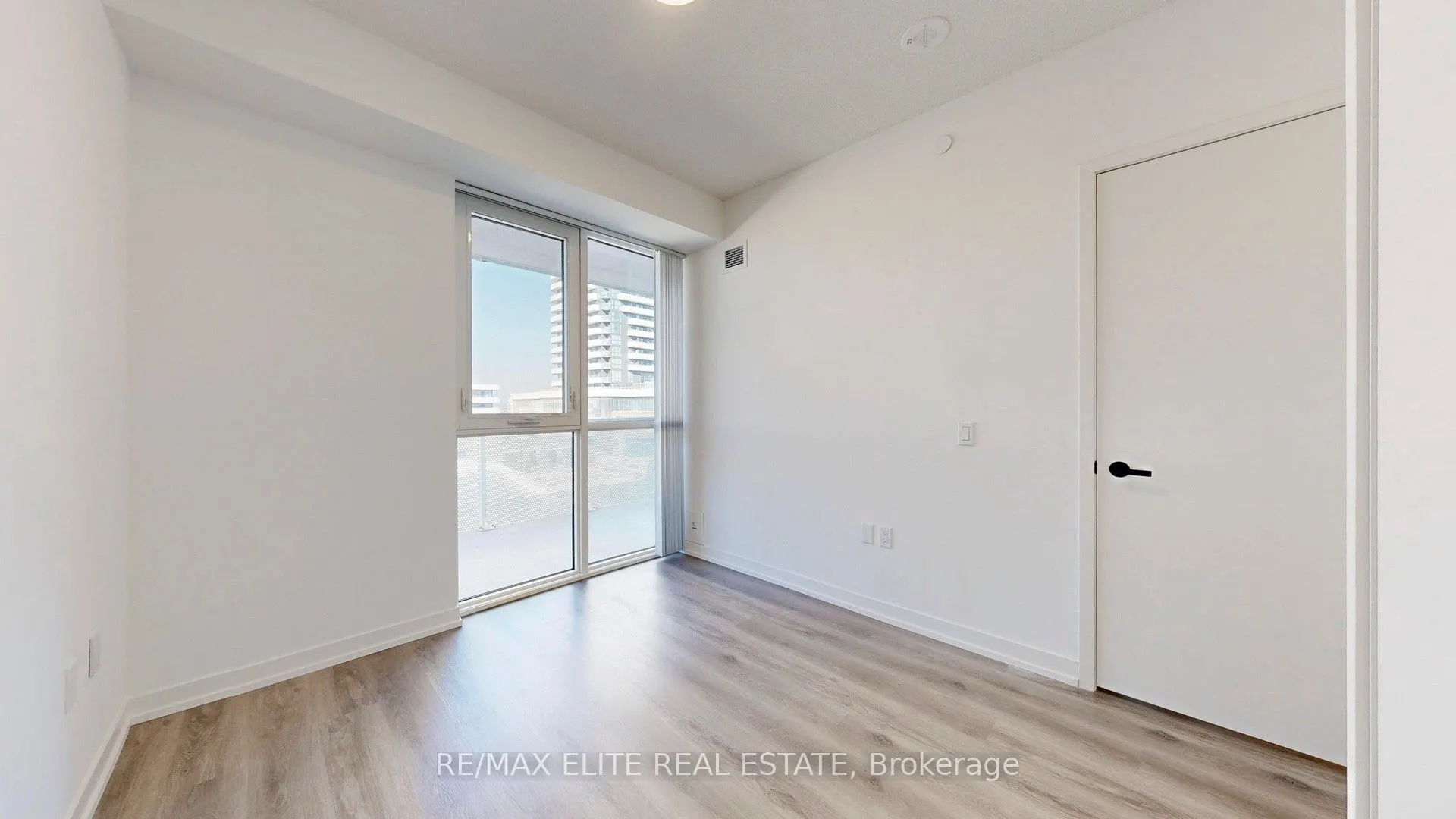 28 Interchange Way, #520