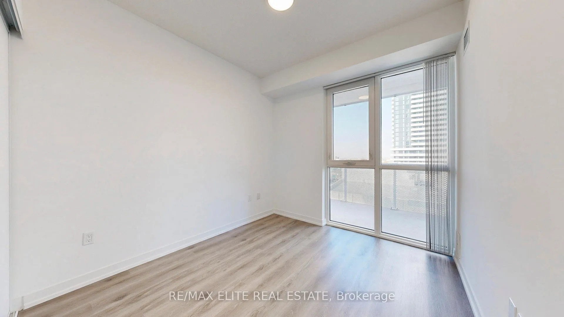 28 Interchange Way, #520