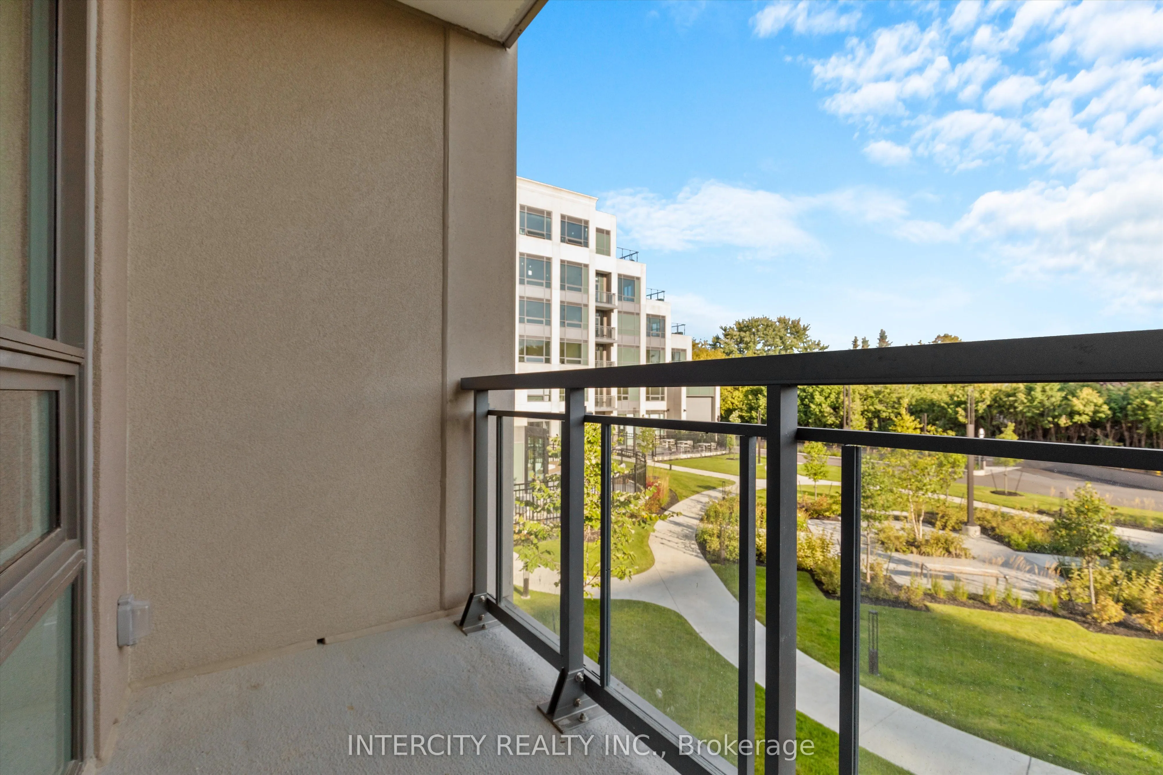 2075 King Road, #205