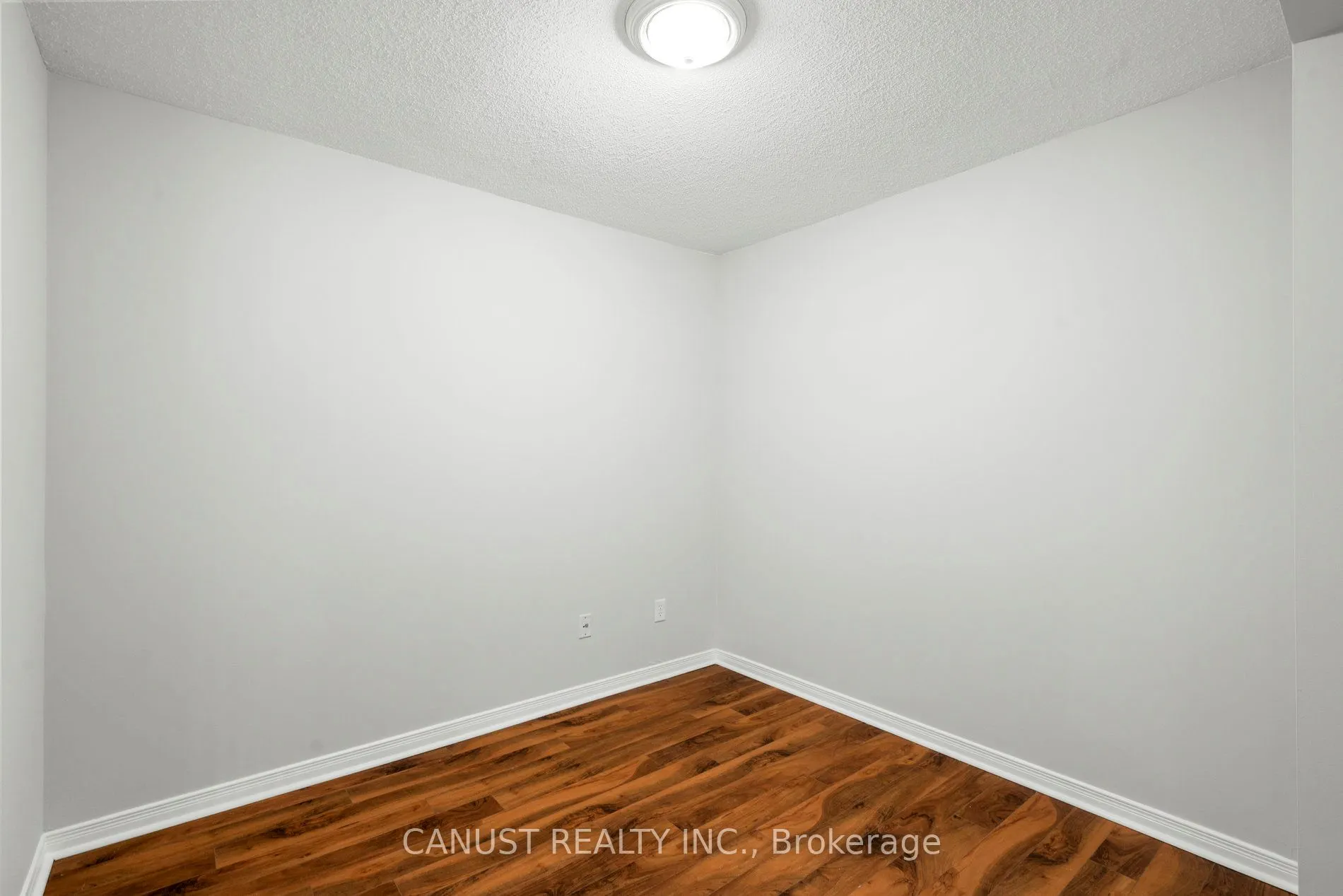 39 Oneida Crescent, #703