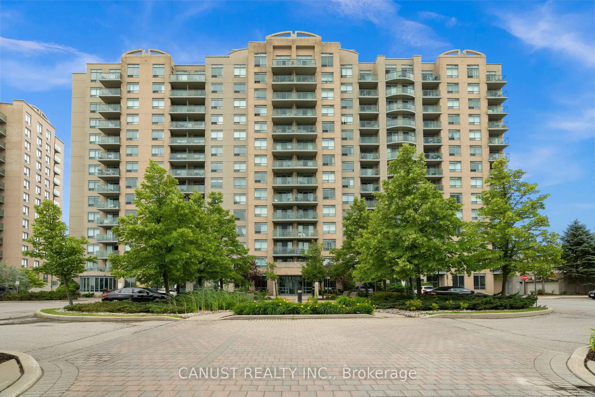 39 Oneida Crescent, #703