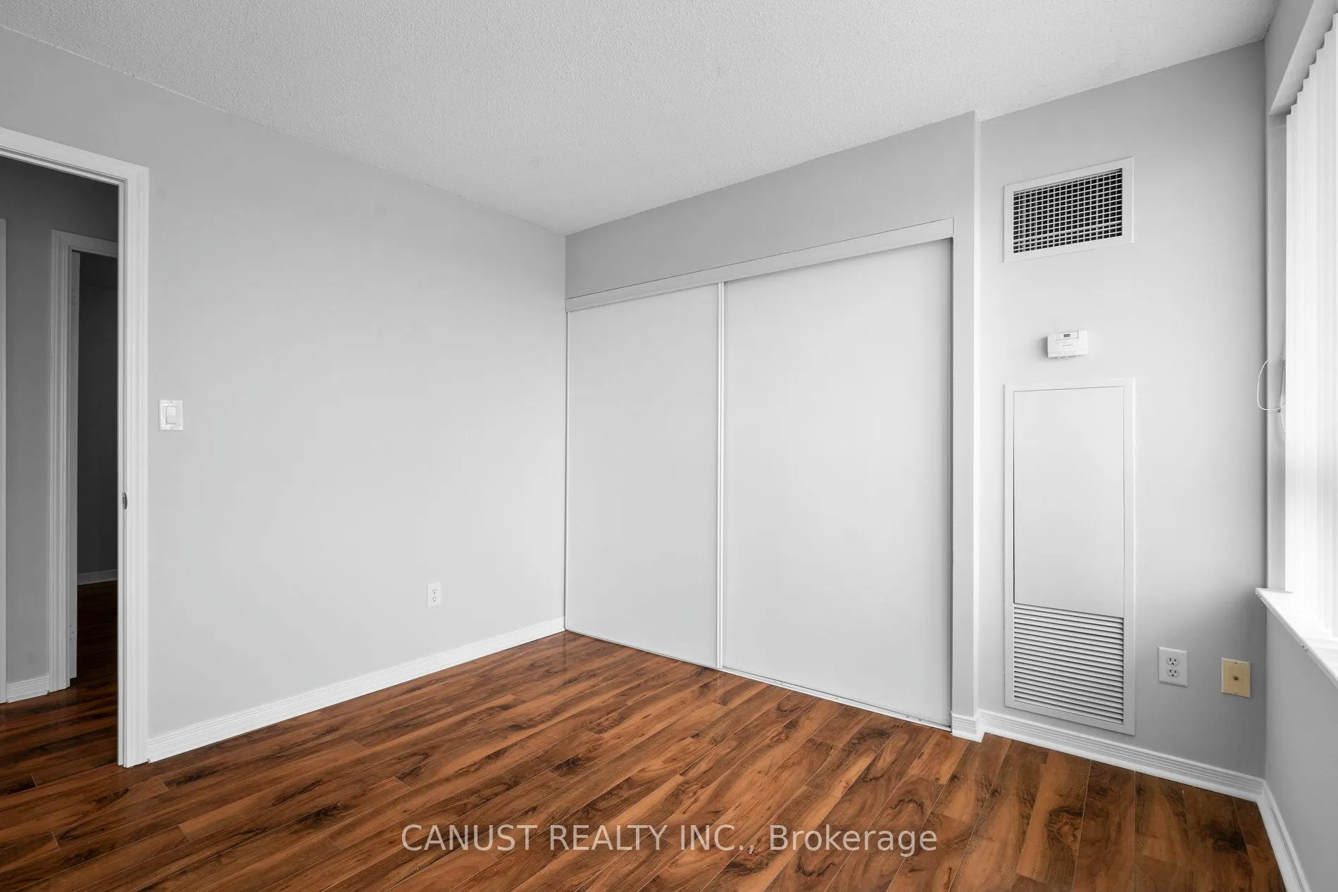 39 Oneida Crescent, #703