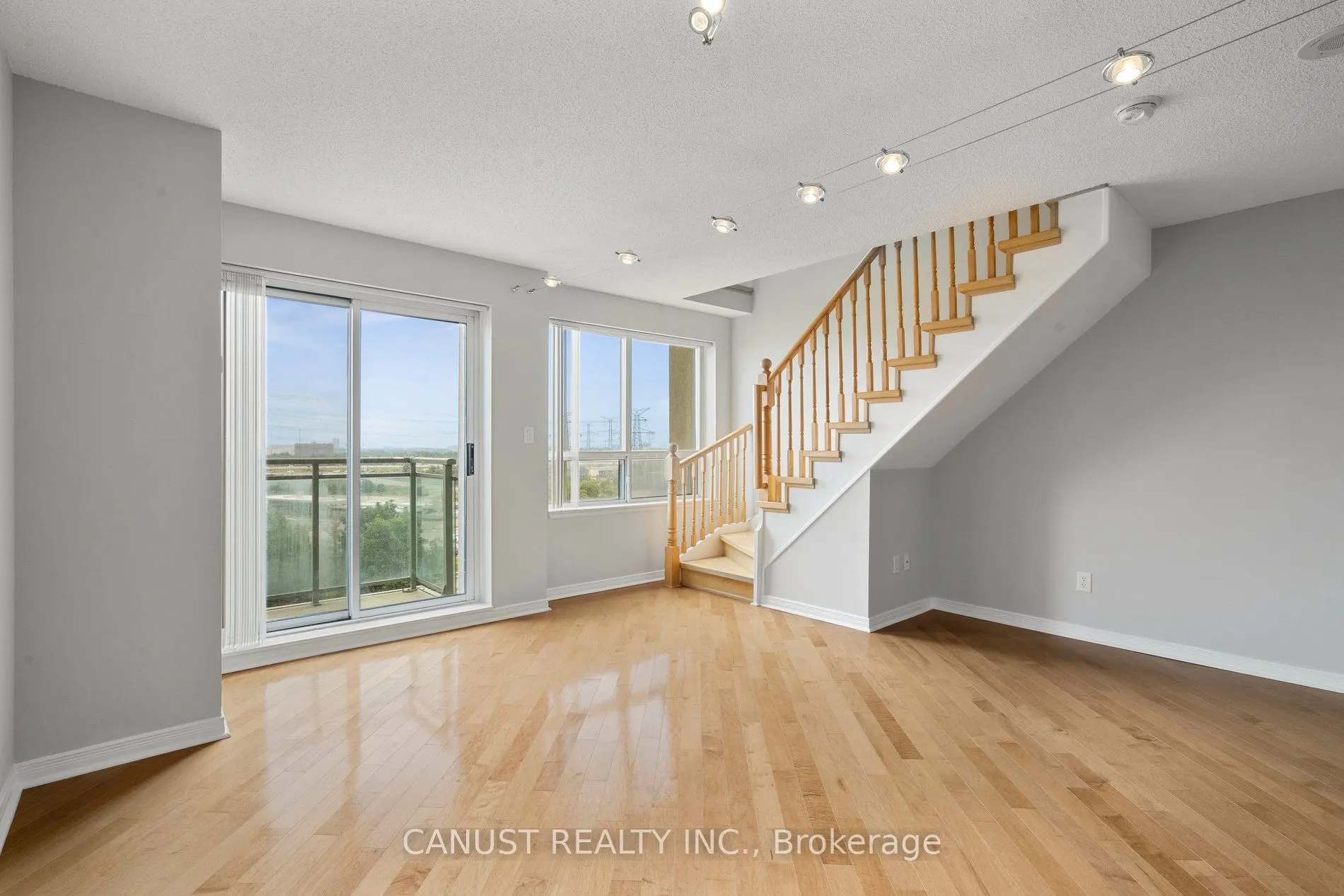 39 Oneida Crescent, #703