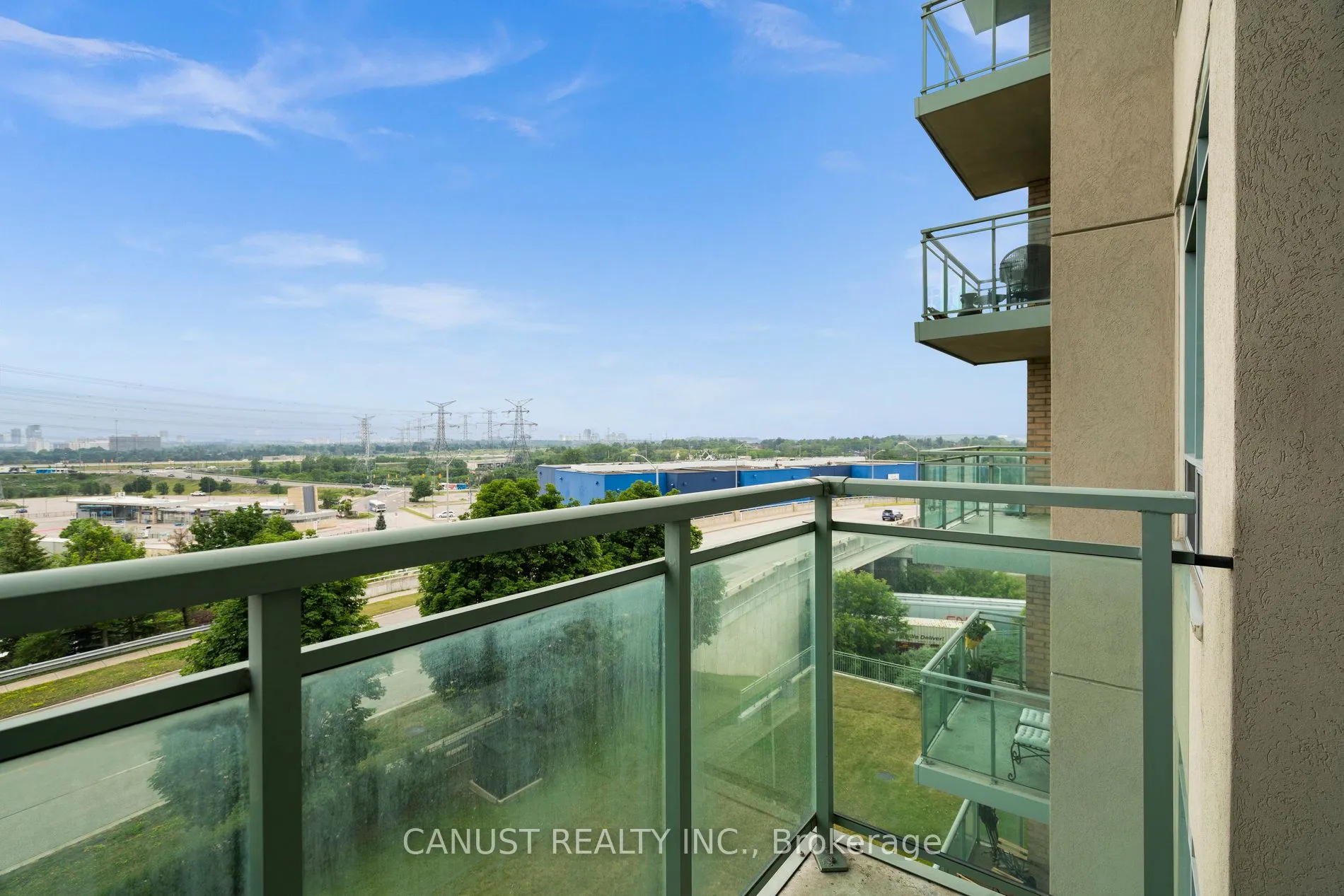 39 Oneida Crescent, #703