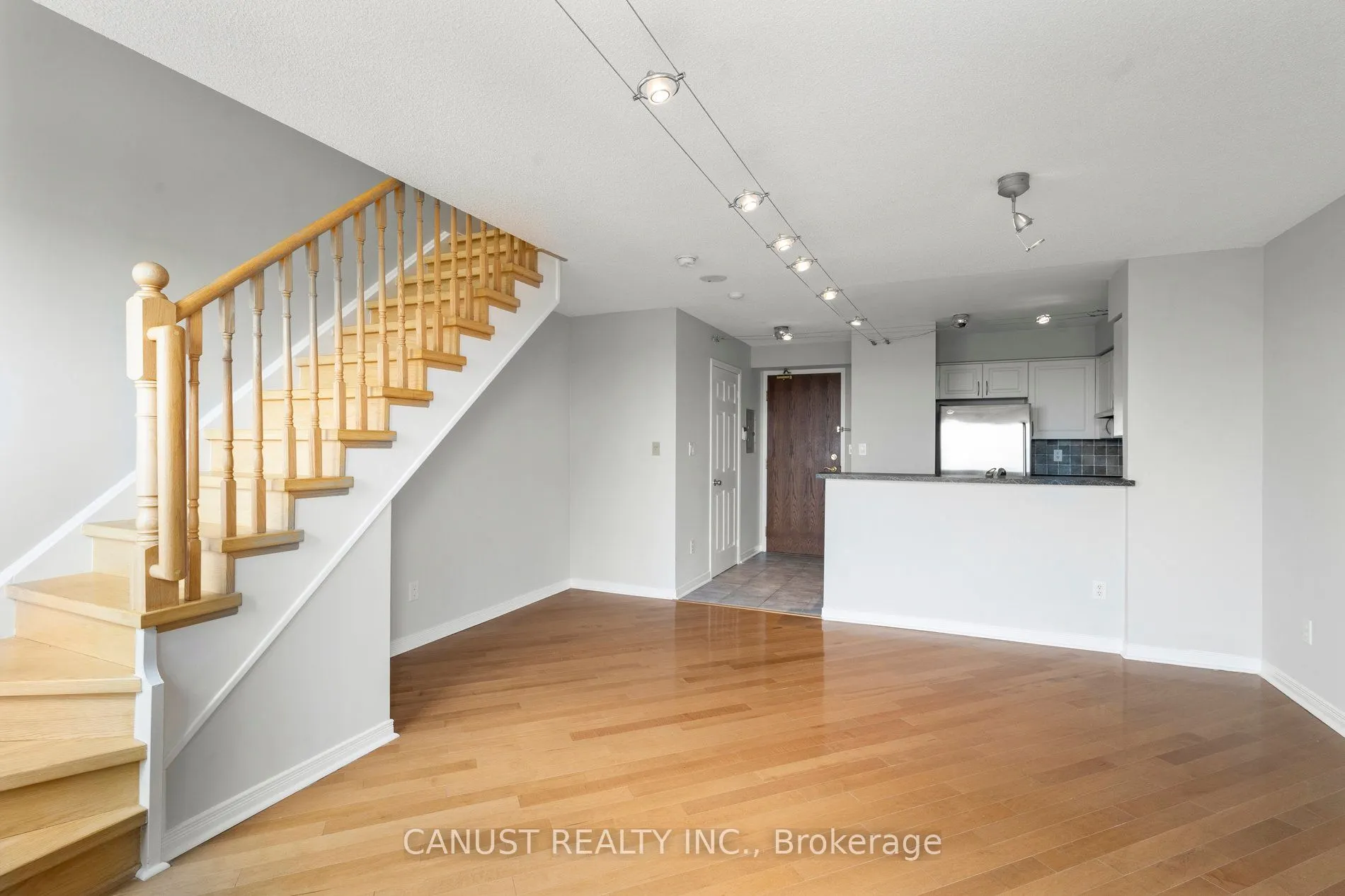 39 Oneida Crescent, #703