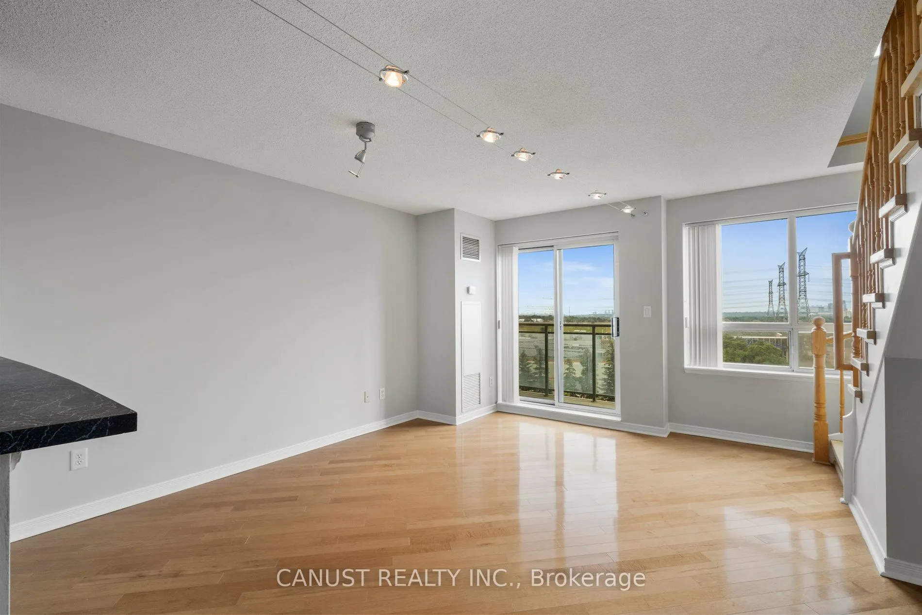 39 Oneida Crescent, #703