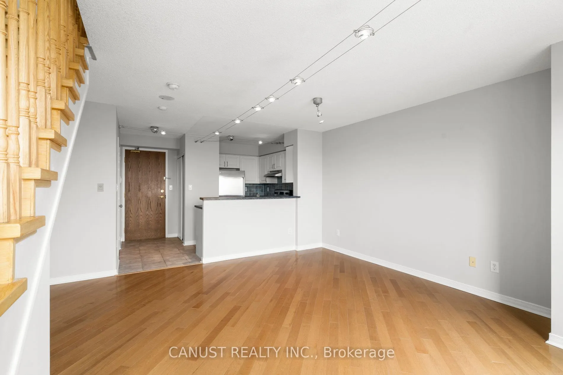 39 Oneida Crescent, #703