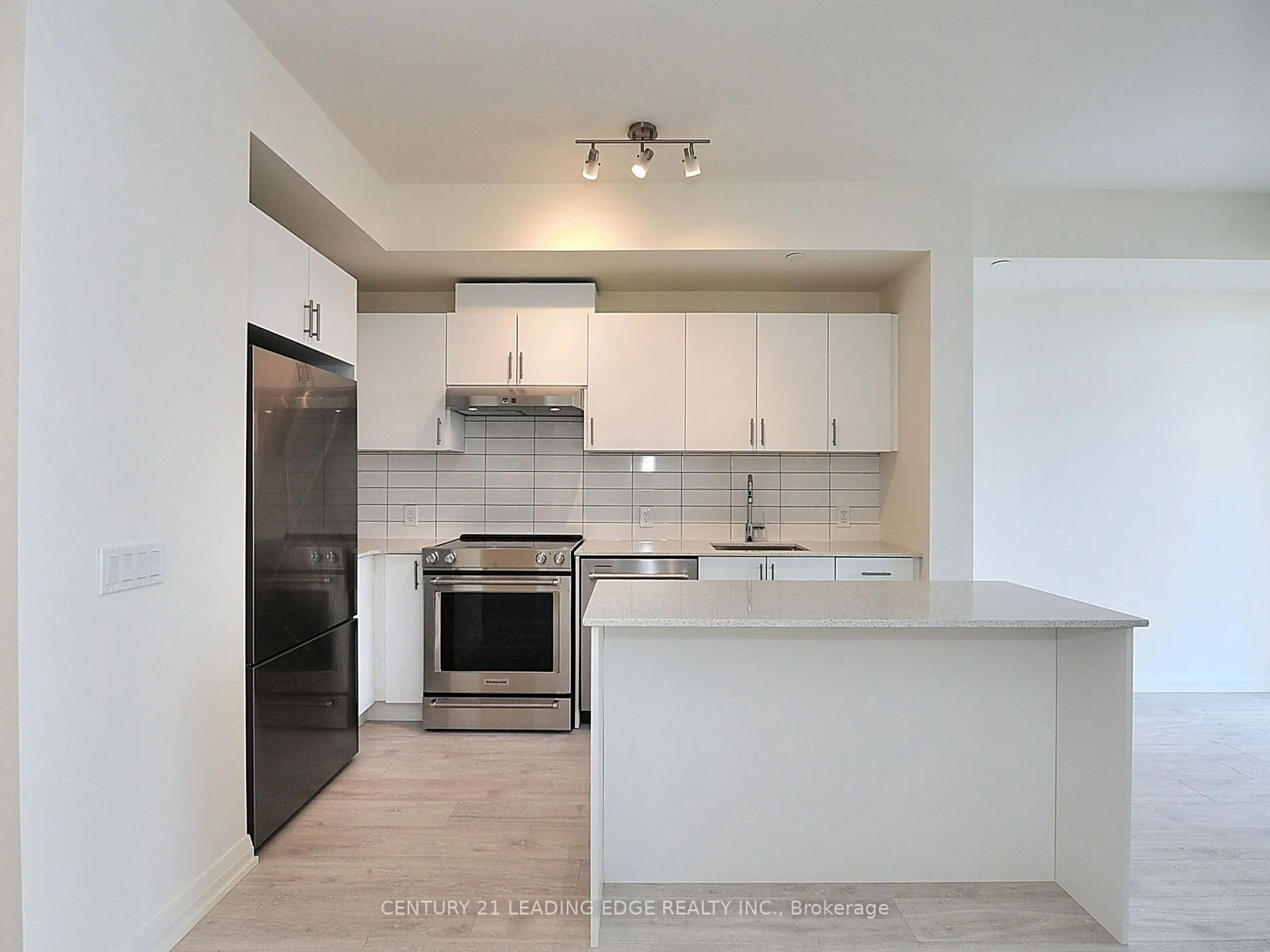 9000 Jane Street, #422