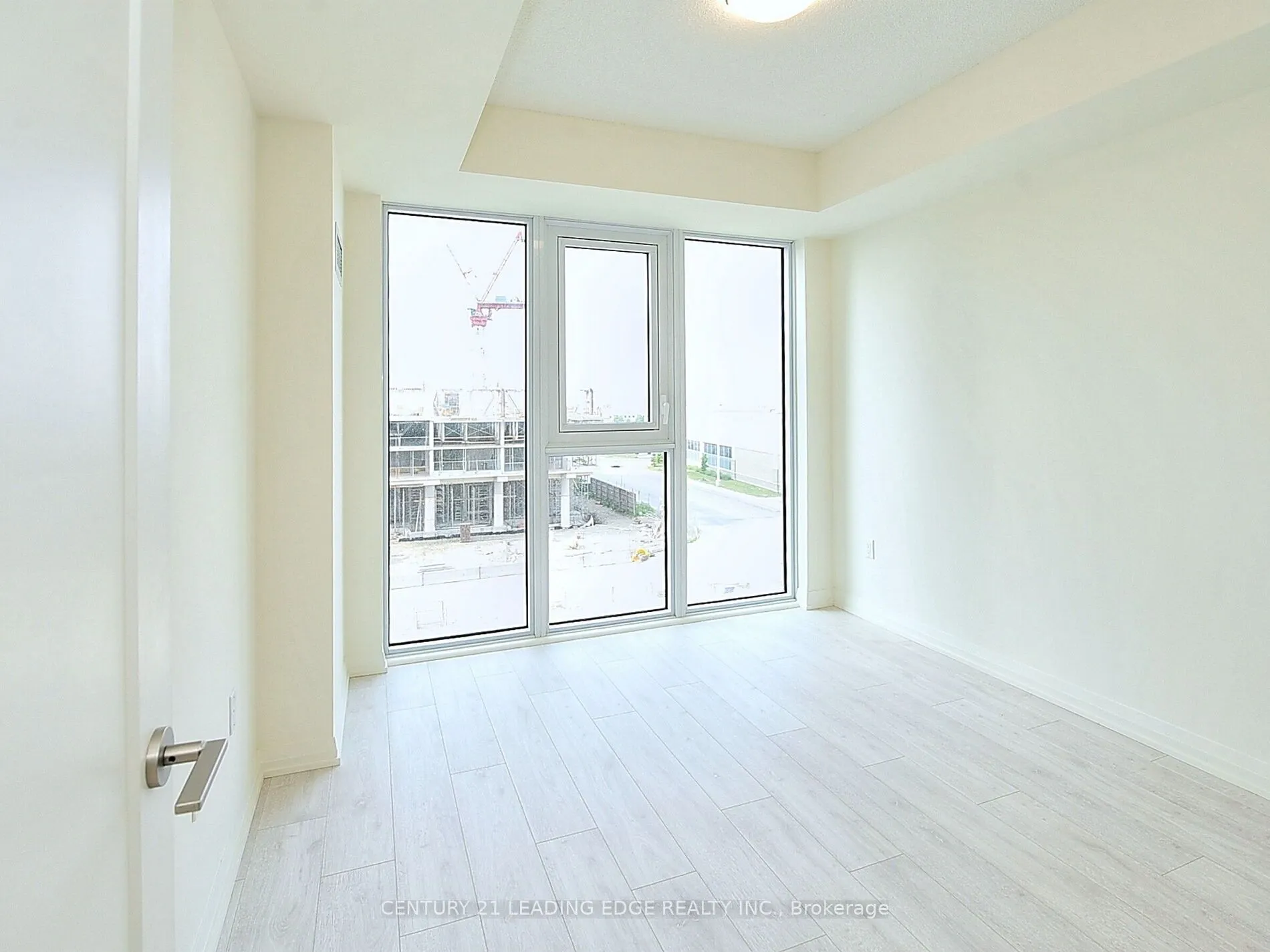 9000 Jane Street, #422