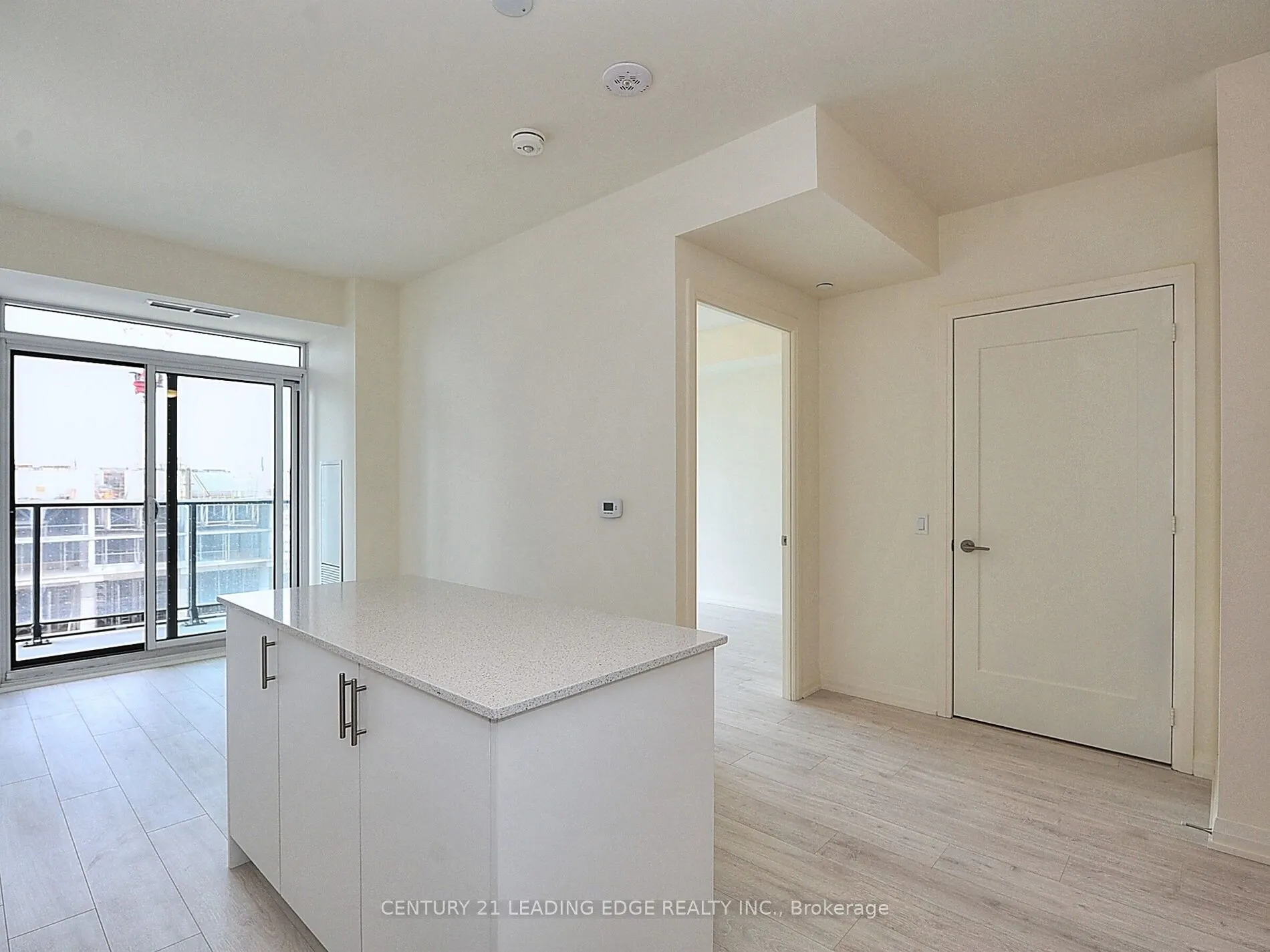 9000 Jane Street, #422