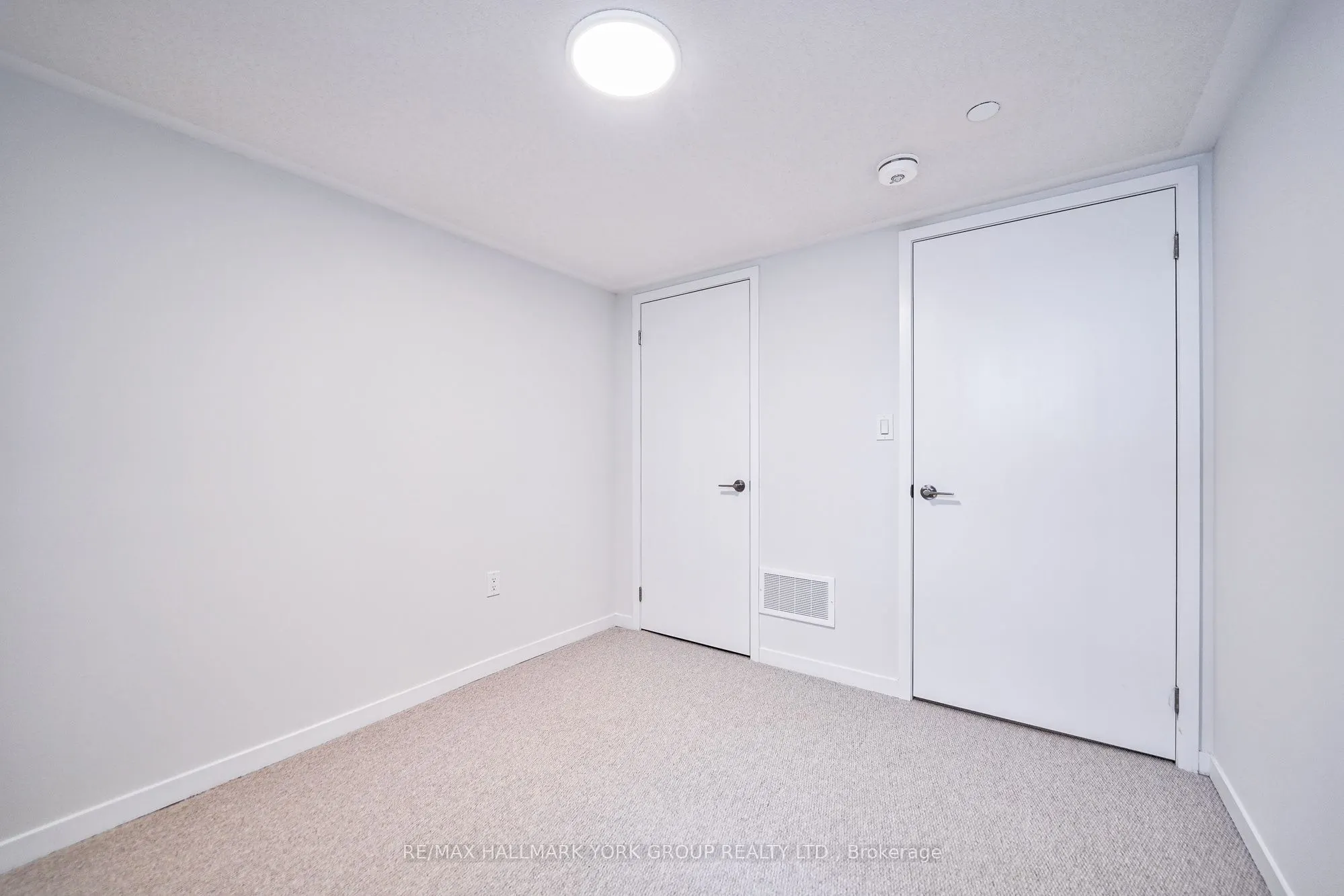 151 Honeycrisp Crescent, #180