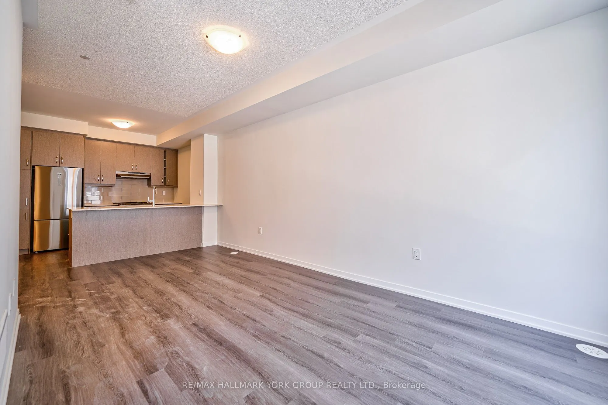 151 Honeycrisp Crescent, #180