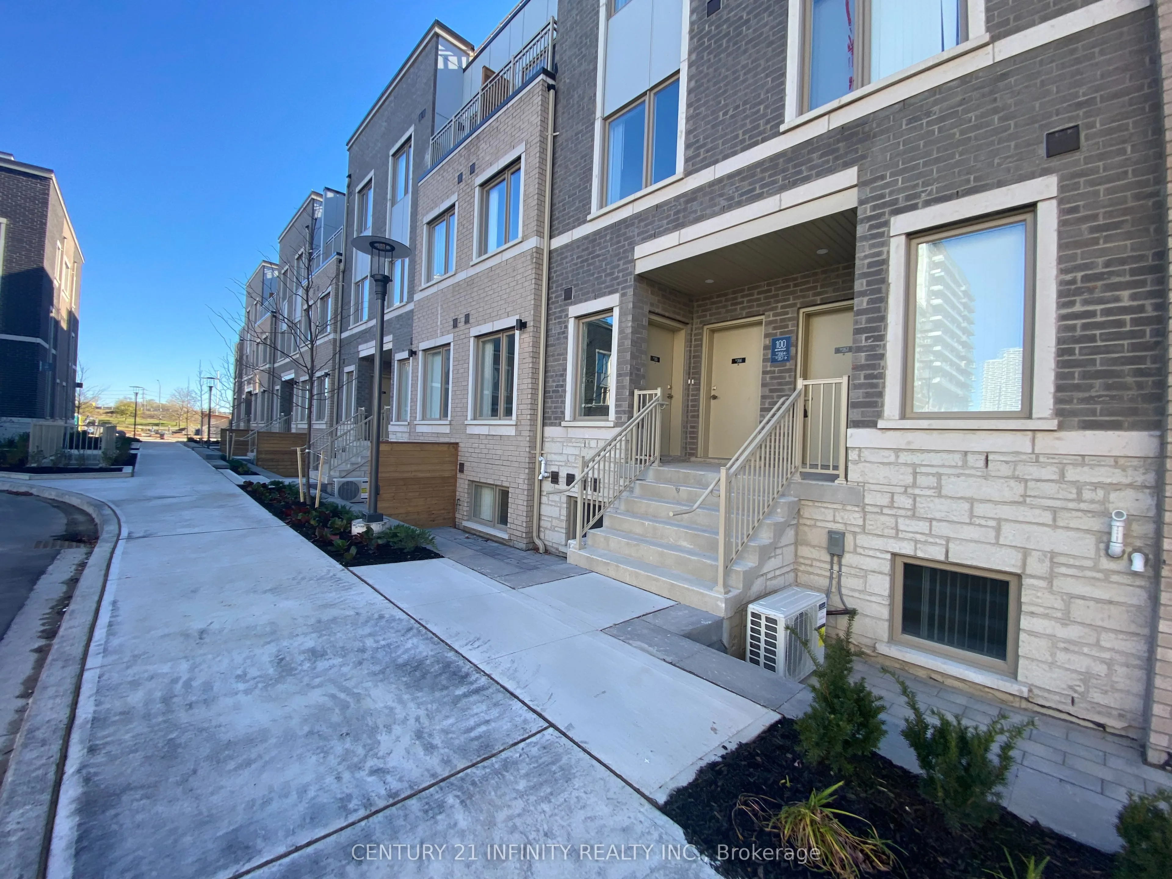 100 Honeycrisp Crescent, #337