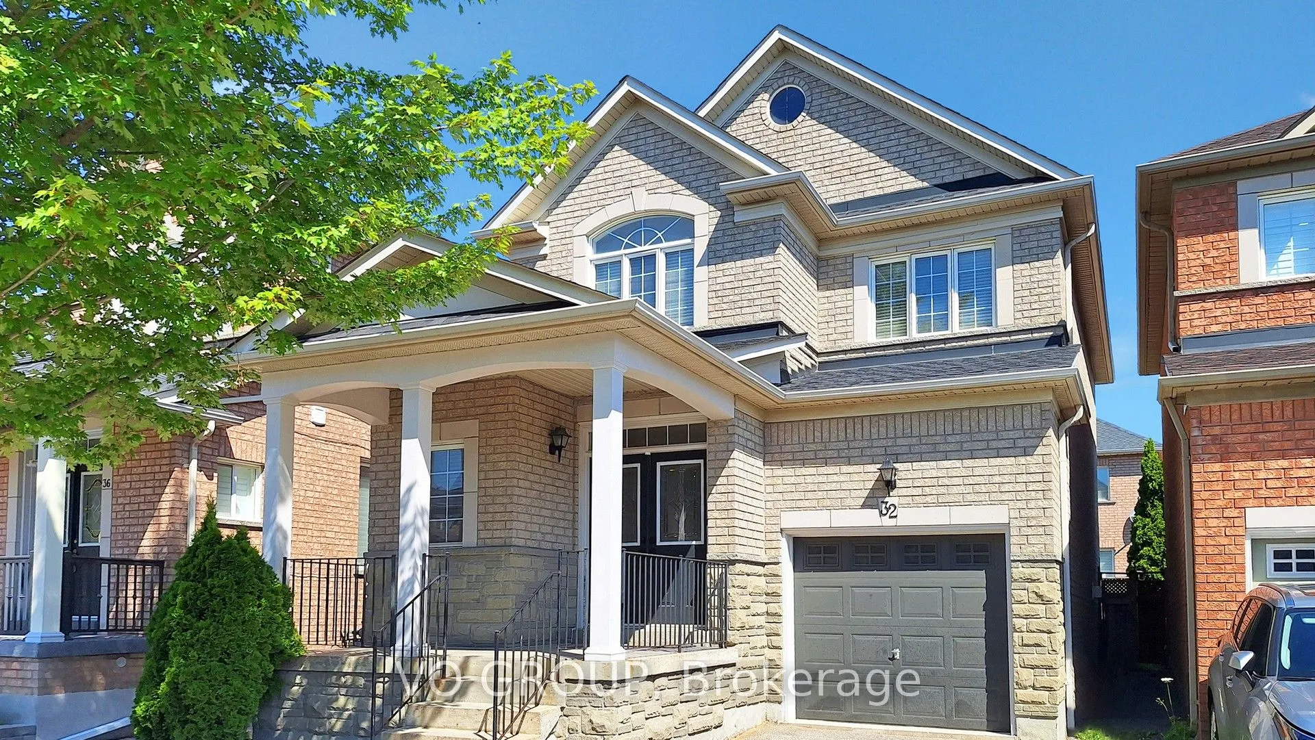 32 Daiseyfield Crescent