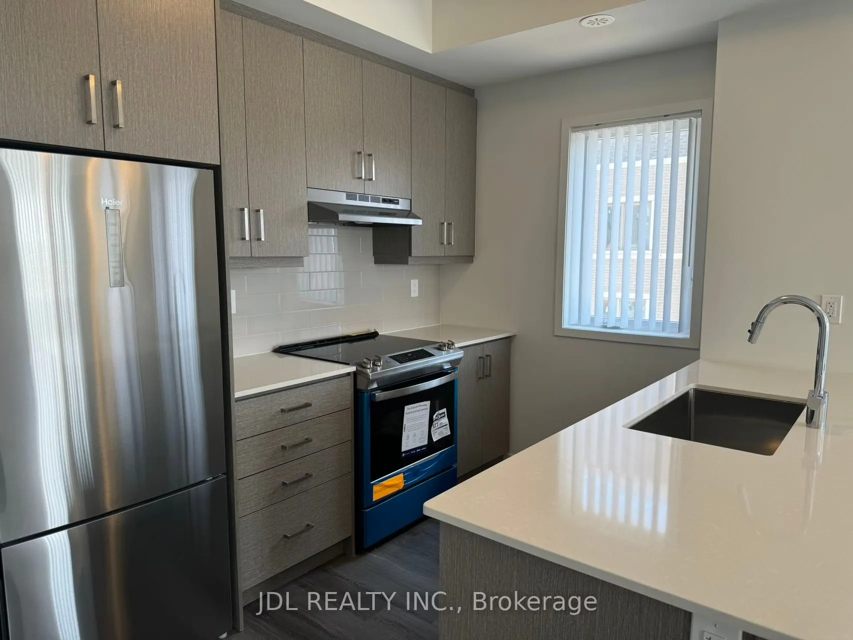 140 Honeycrisp Crescent, #289