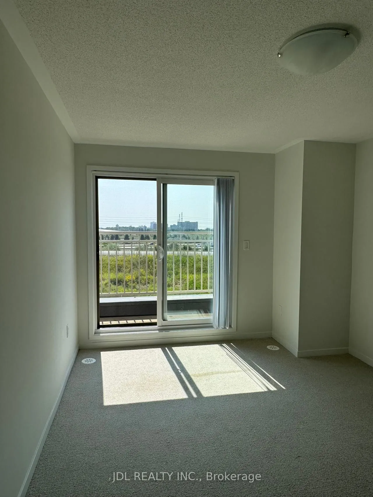 140 Honeycrisp Crescent, #289