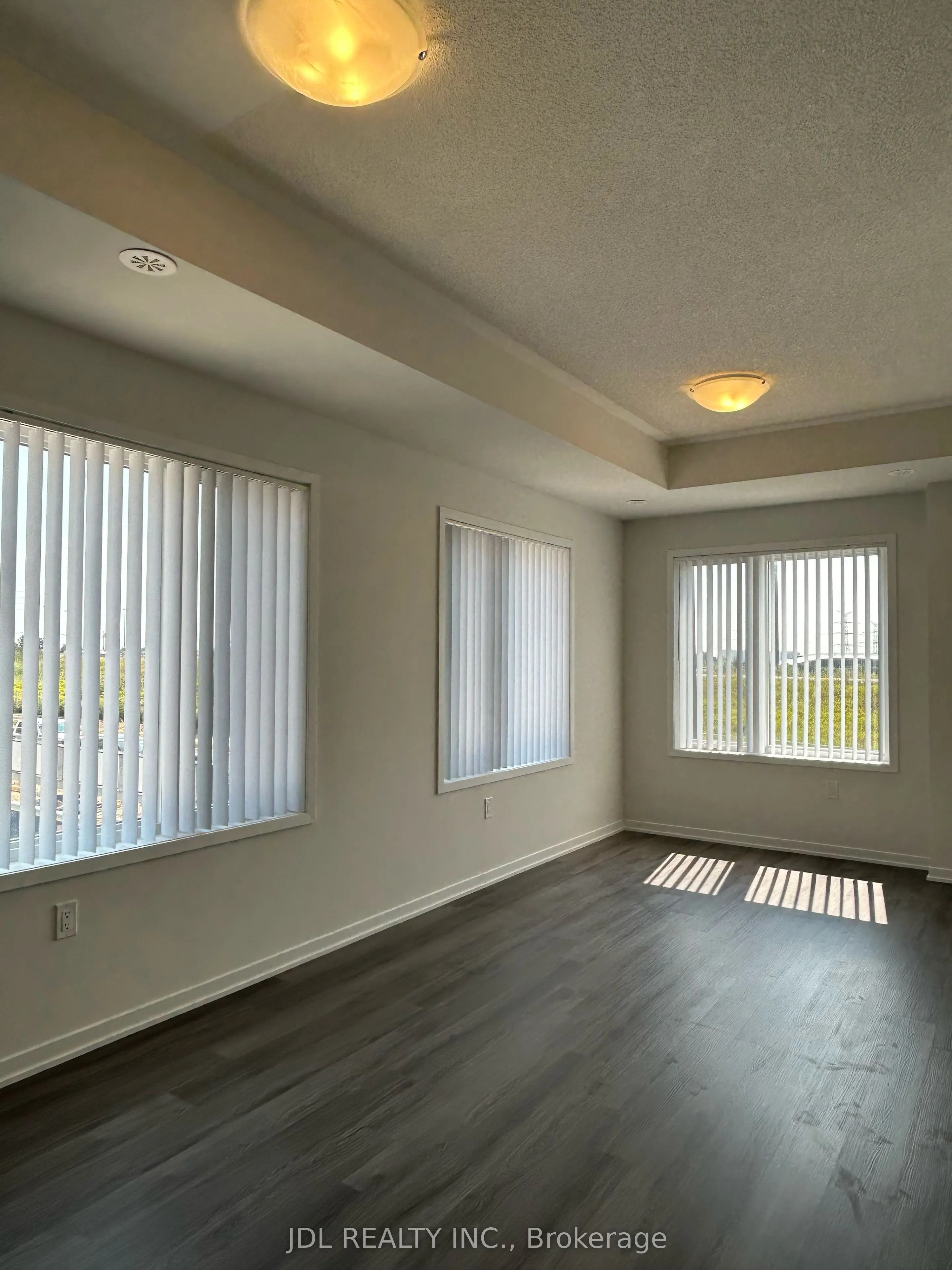 140 Honeycrisp Crescent, #289