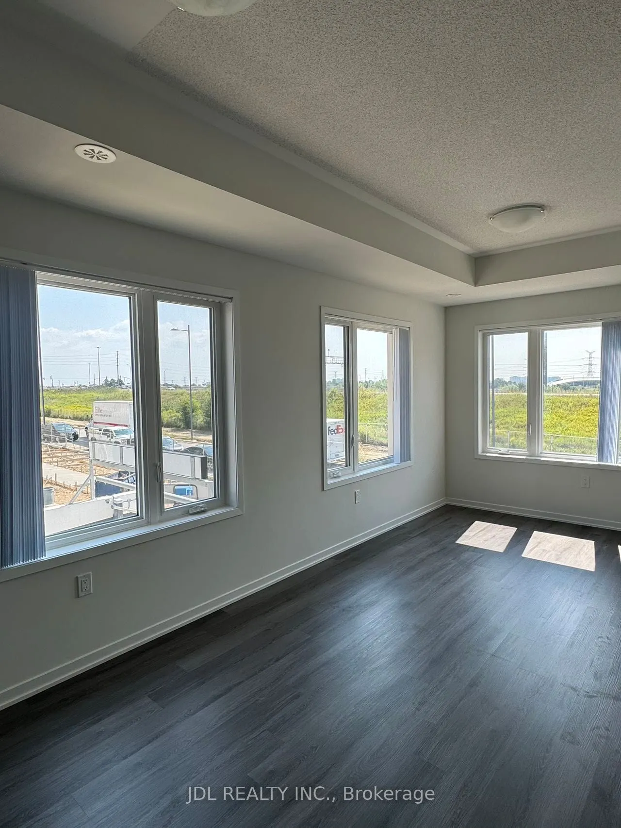 140 Honeycrisp Crescent, #289