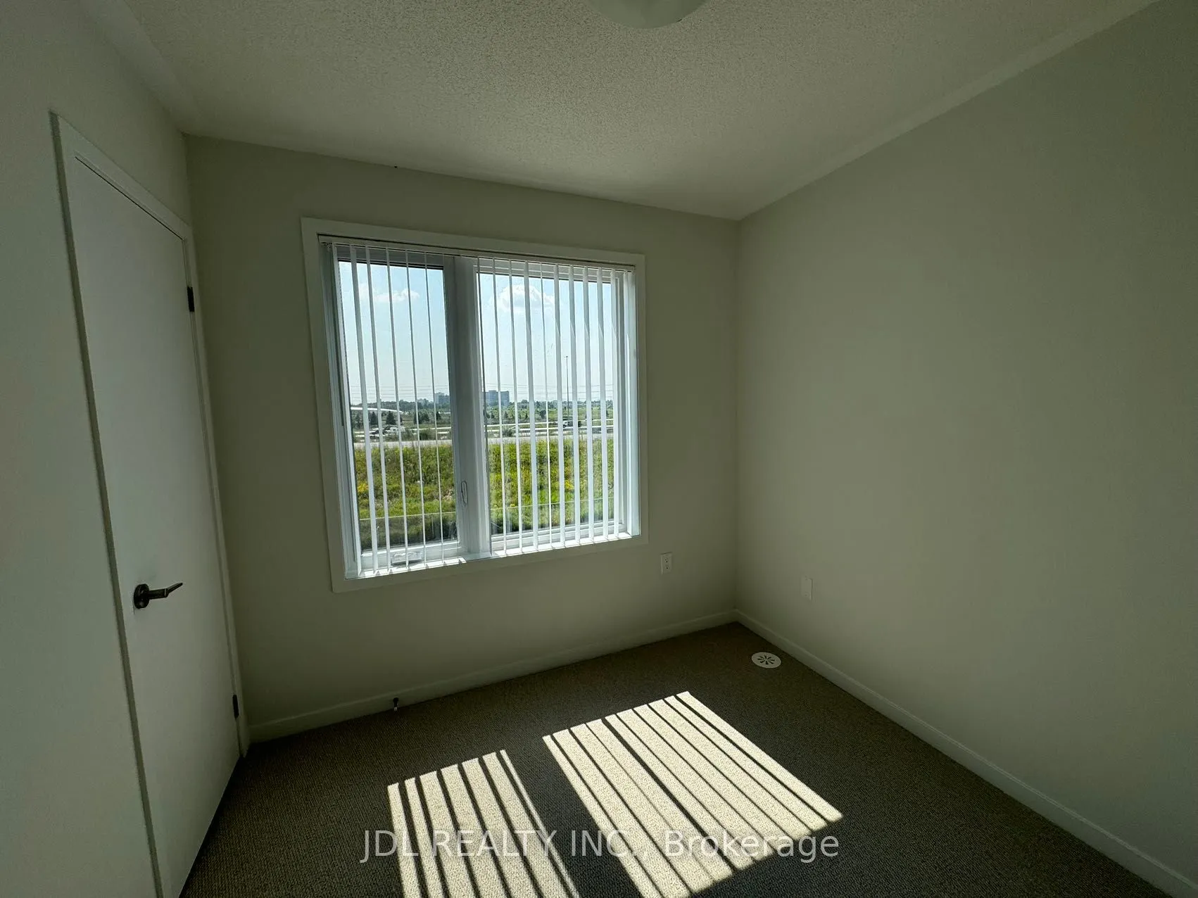 140 Honeycrisp Crescent, #289
