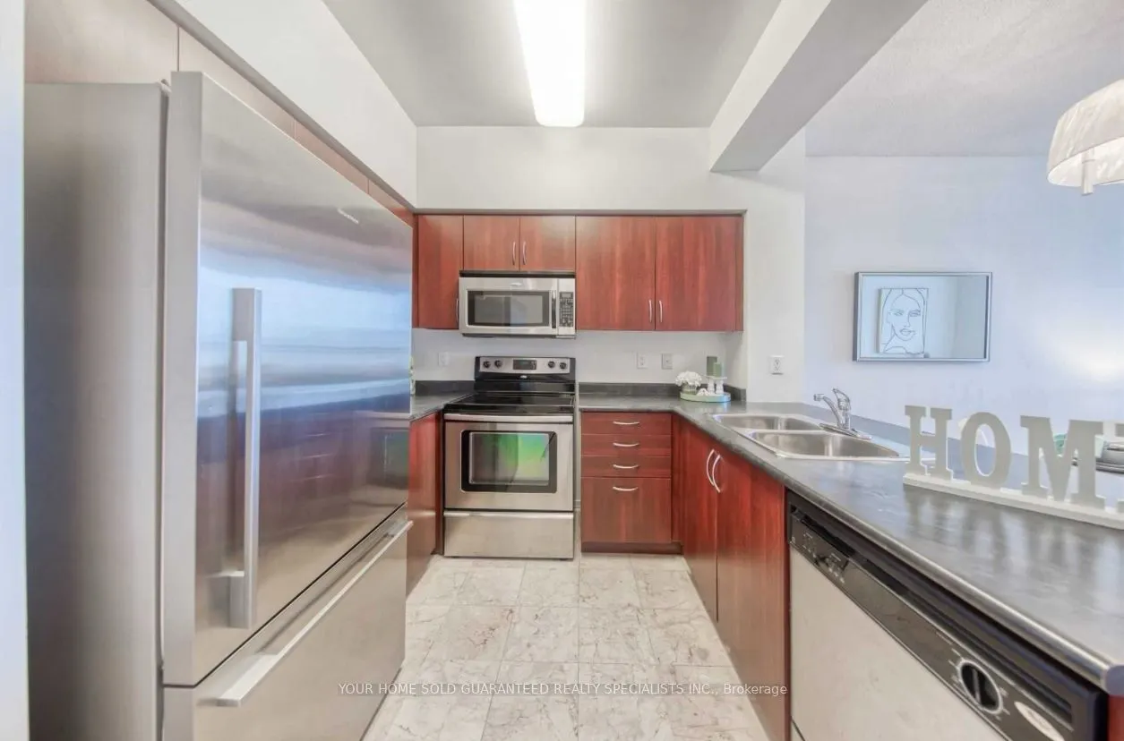 310 Red Maple Road, #803