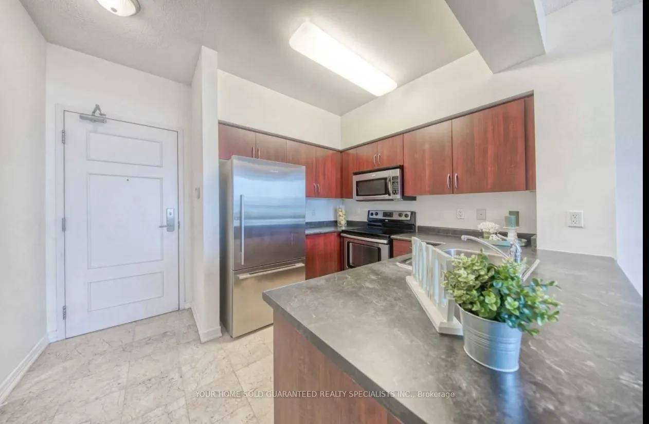 310 Red Maple Road, #803