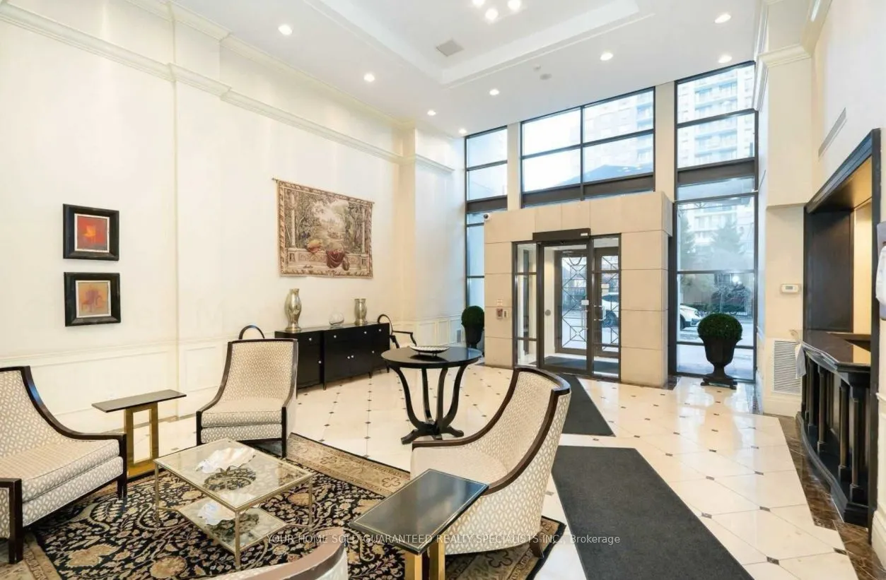 310 Red Maple Road, #803