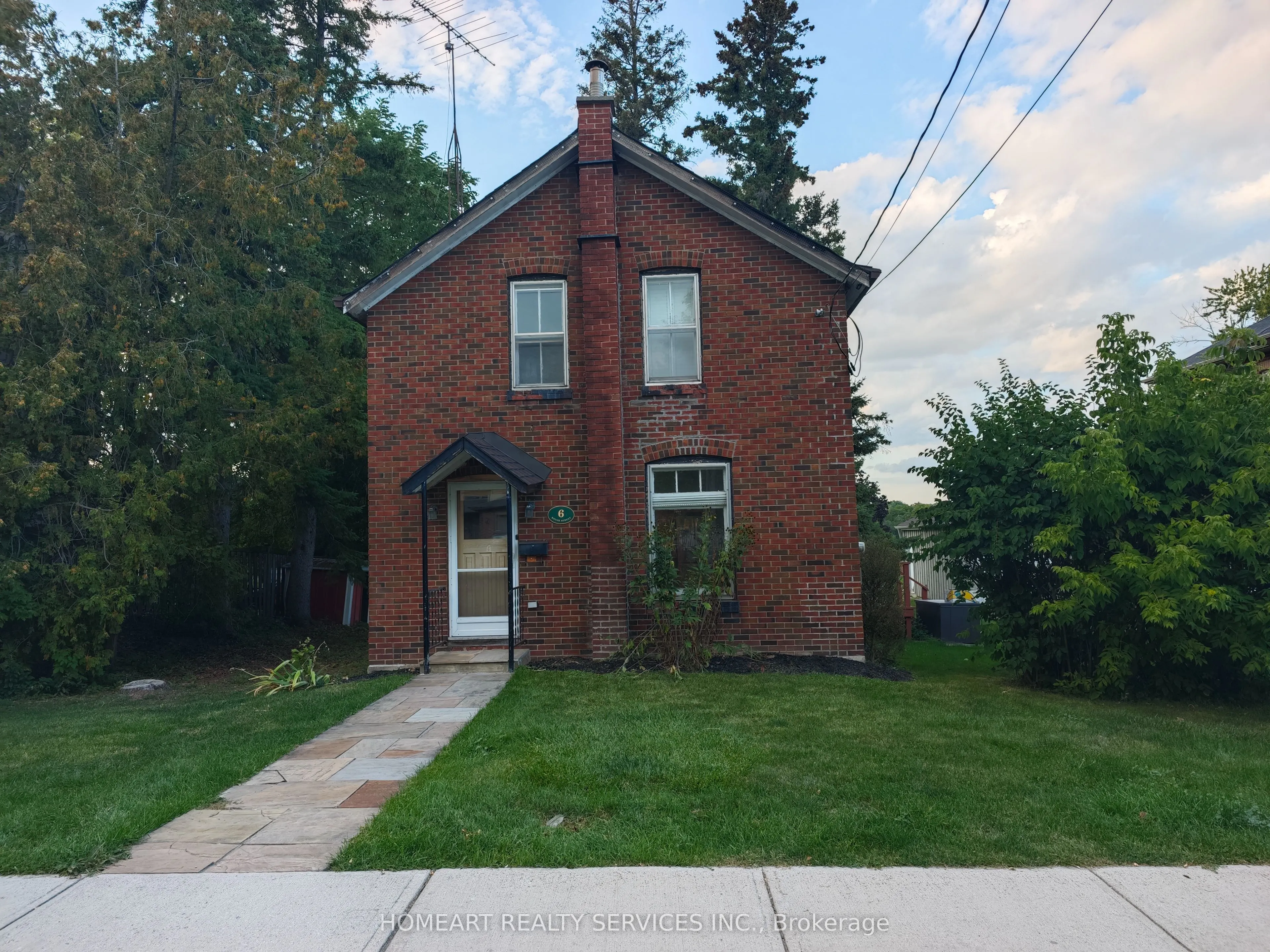 6 Rouge Street