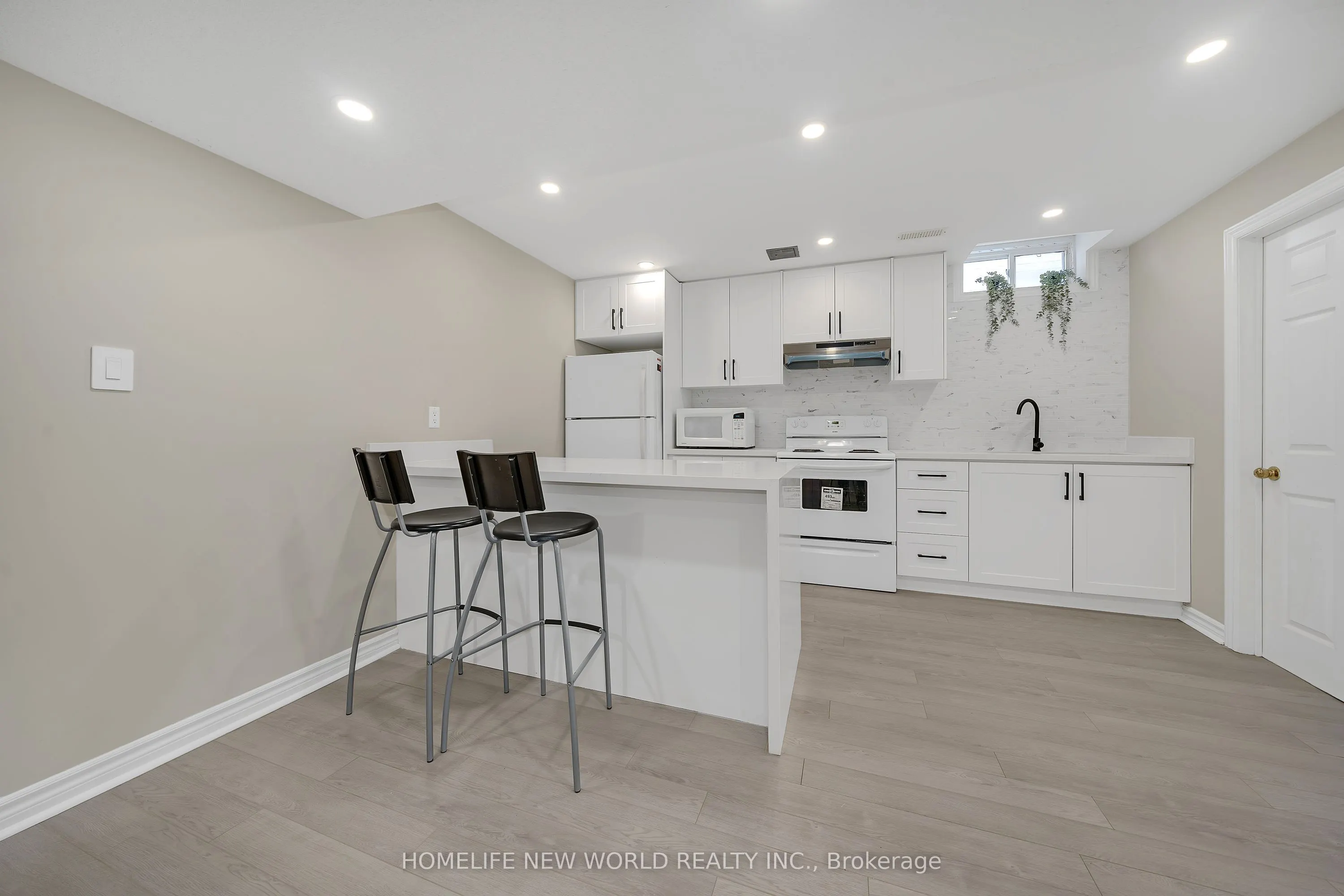 72 Ray Street