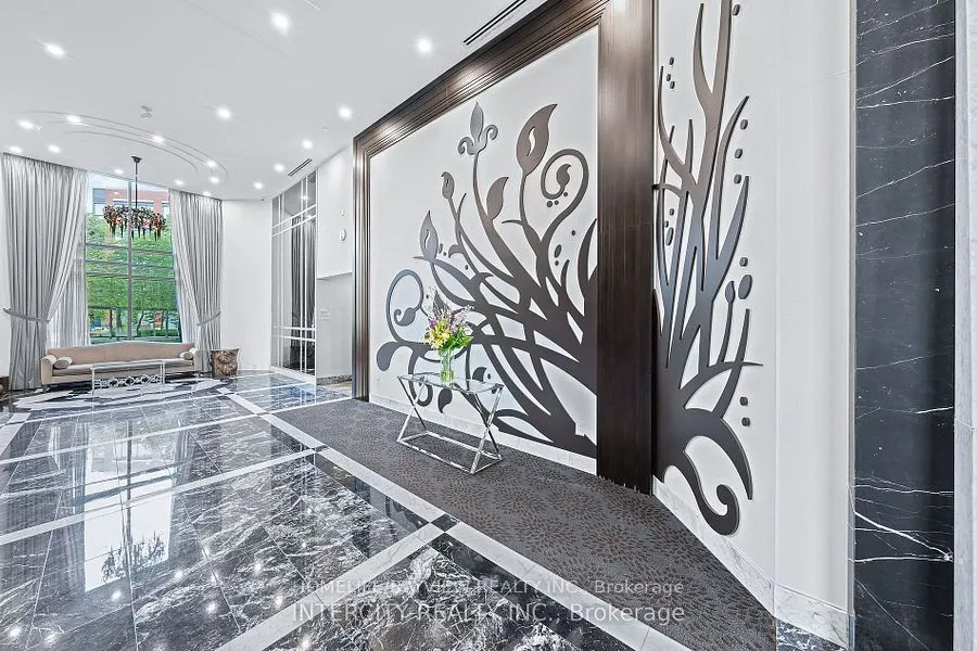 7608 Yonge Street, #619