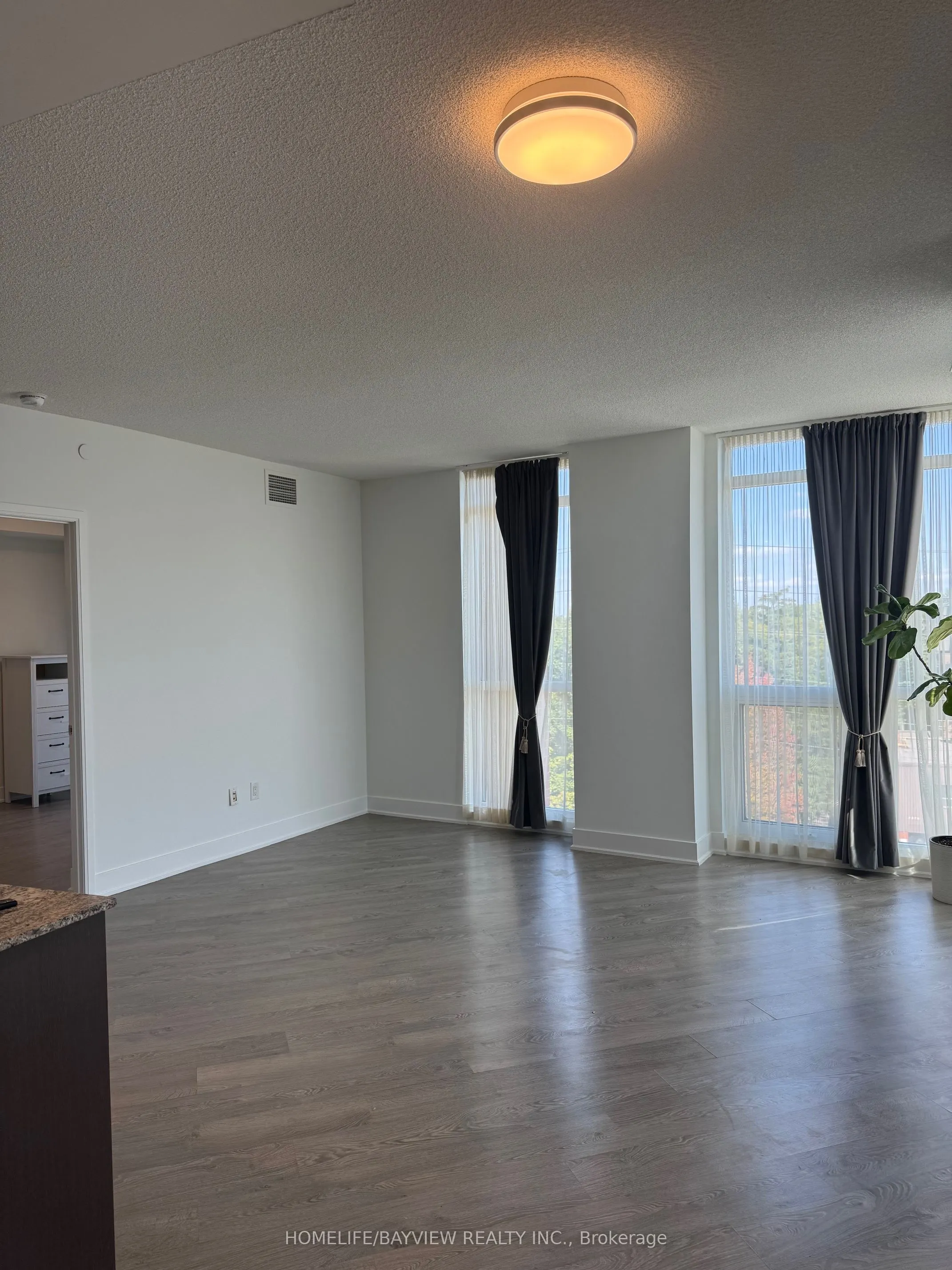 7608 Yonge Street, #619