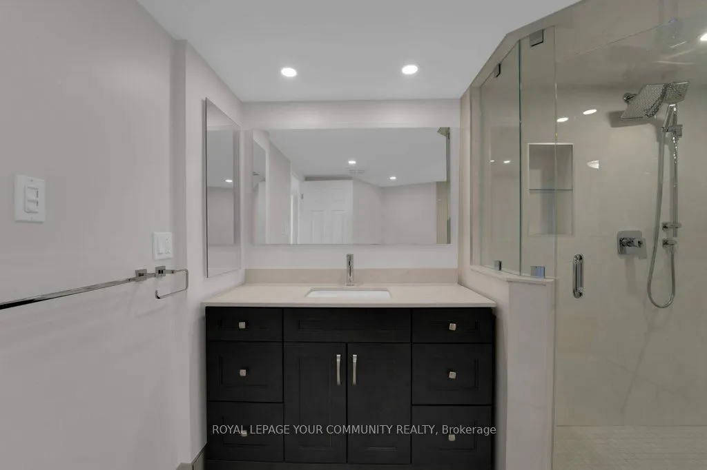22 Clarissa Drive, #1404