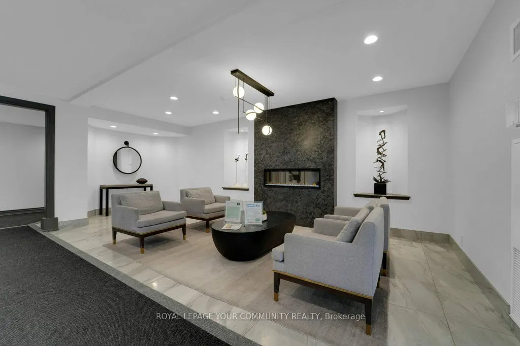 22 Clarissa Drive, #1404