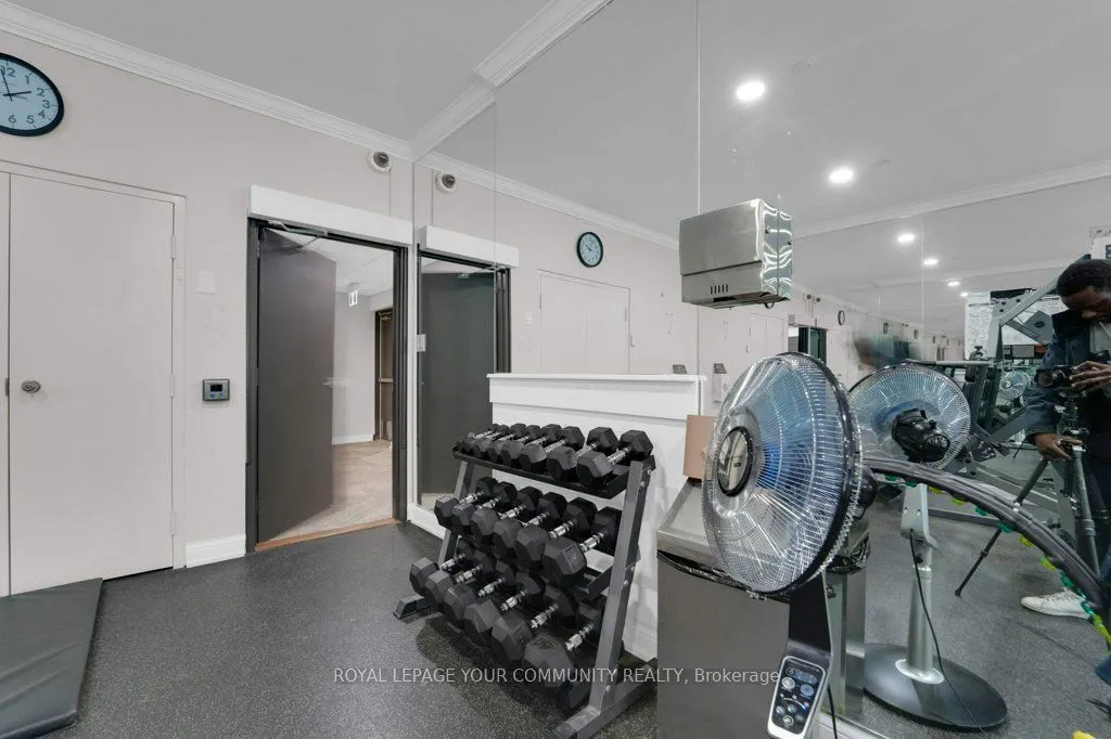 22 Clarissa Drive, #1404