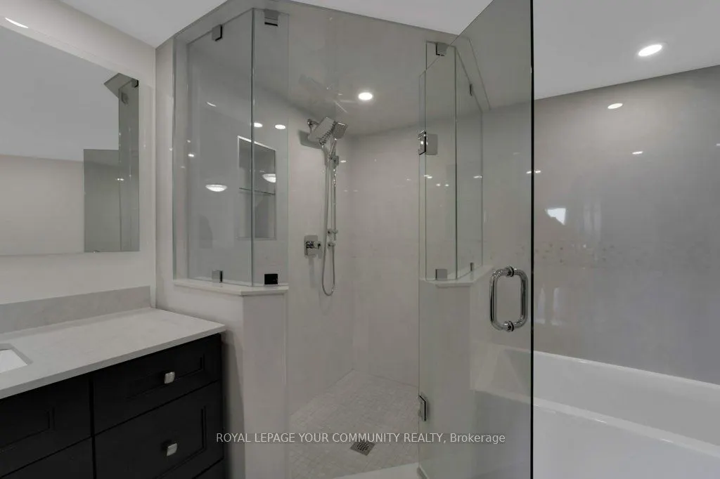 22 Clarissa Drive, #1404