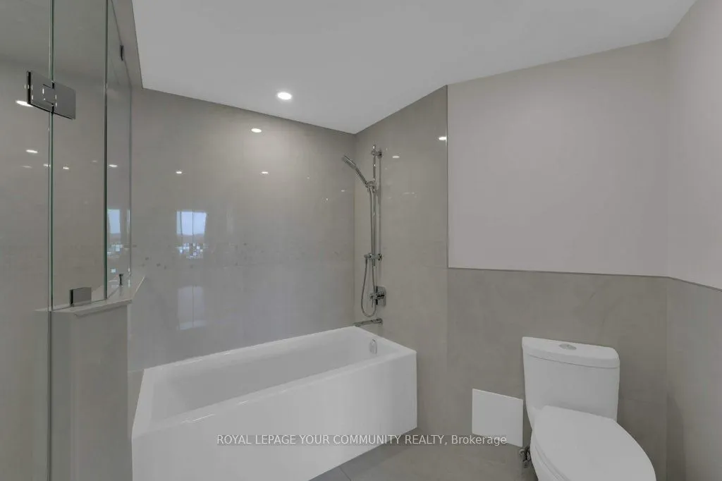 22 Clarissa Drive, #1404