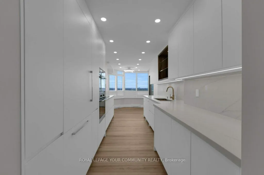 22 Clarissa Drive, #1404