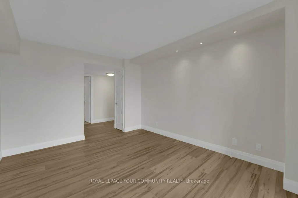 22 Clarissa Drive, #1404