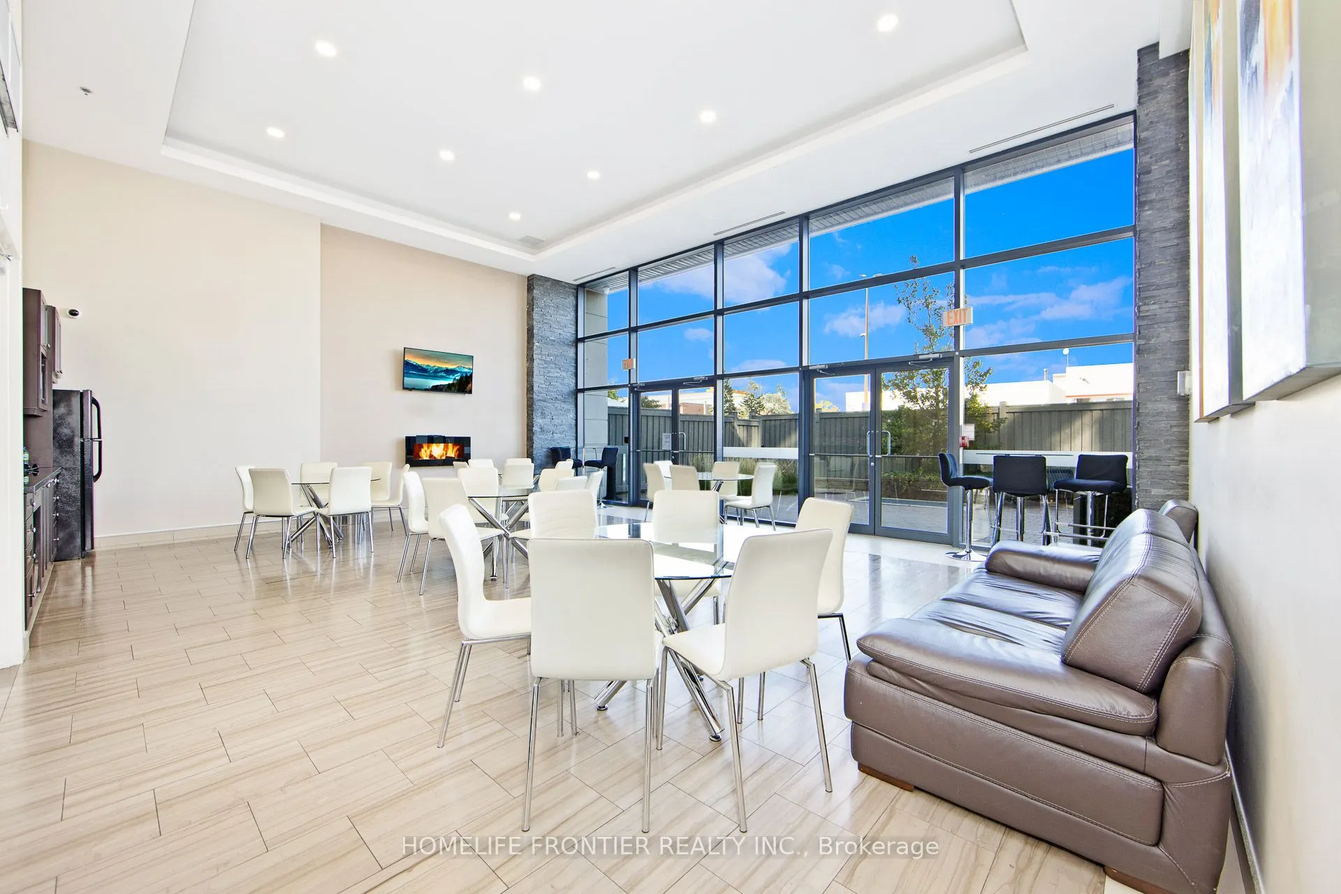 12 Woodstream Boulevard, #216