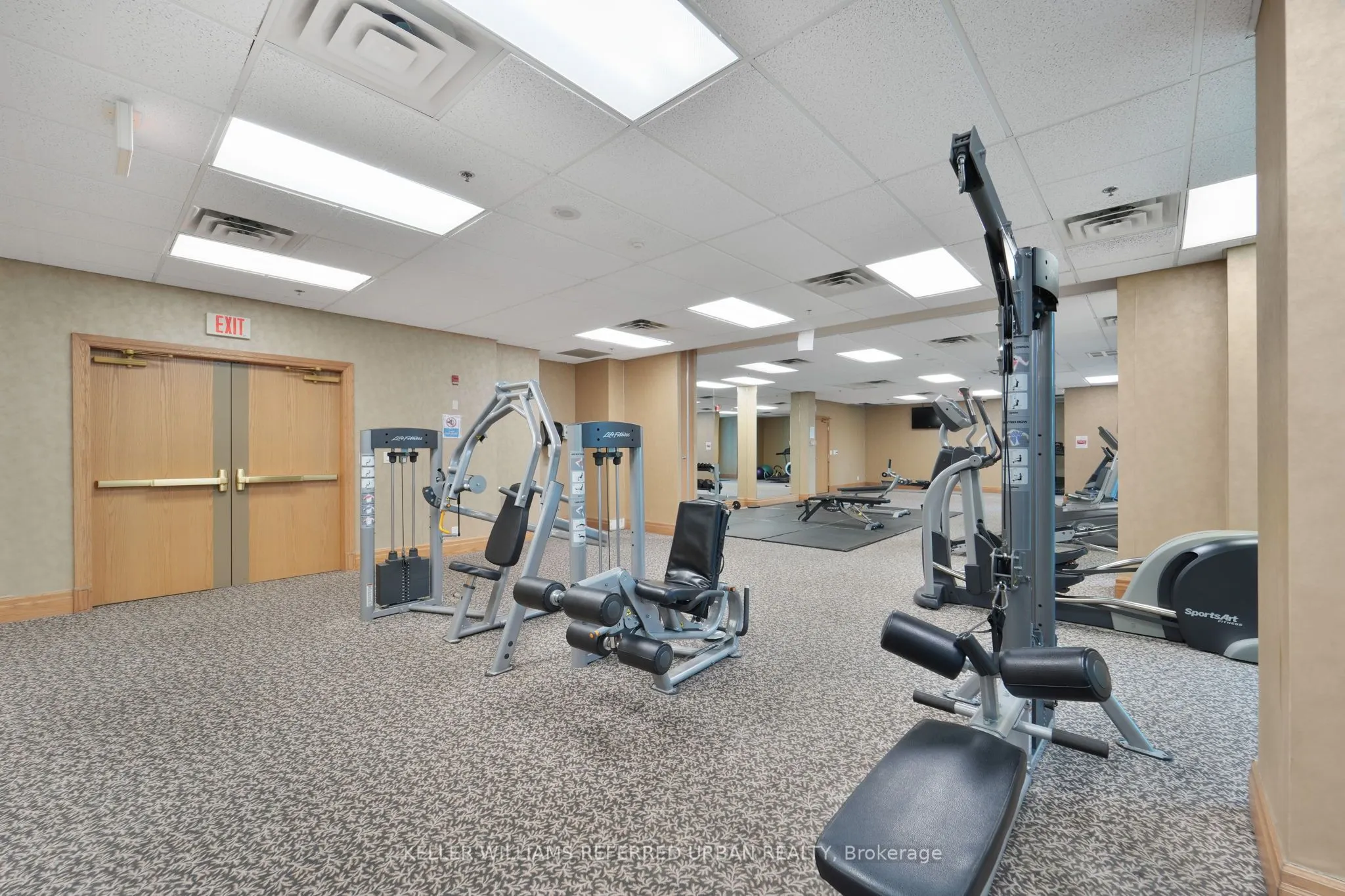 185 Oneida Crescent, #909
