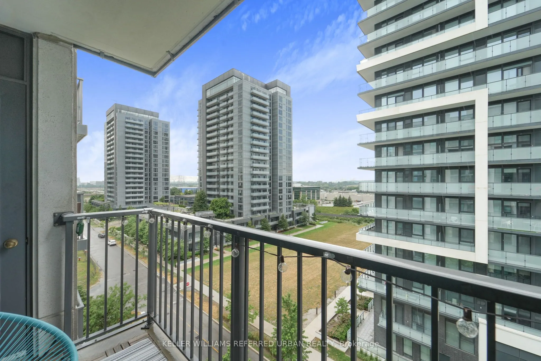 185 Oneida Crescent, #909