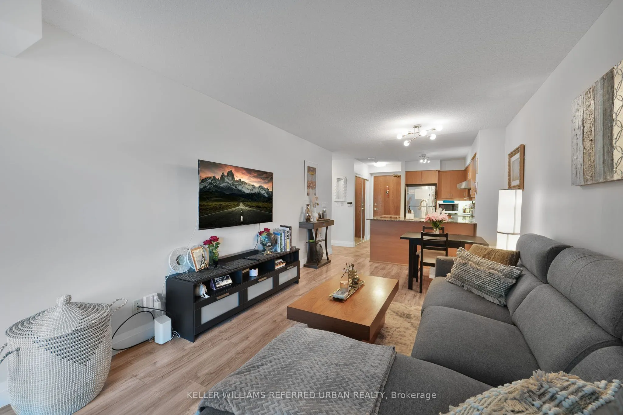 185 Oneida Crescent, #909