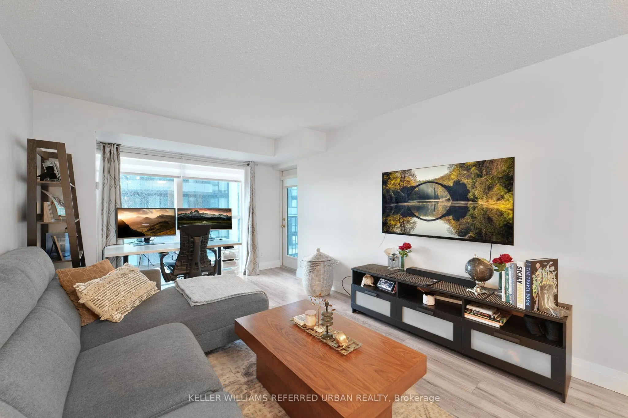 185 Oneida Crescent, #909