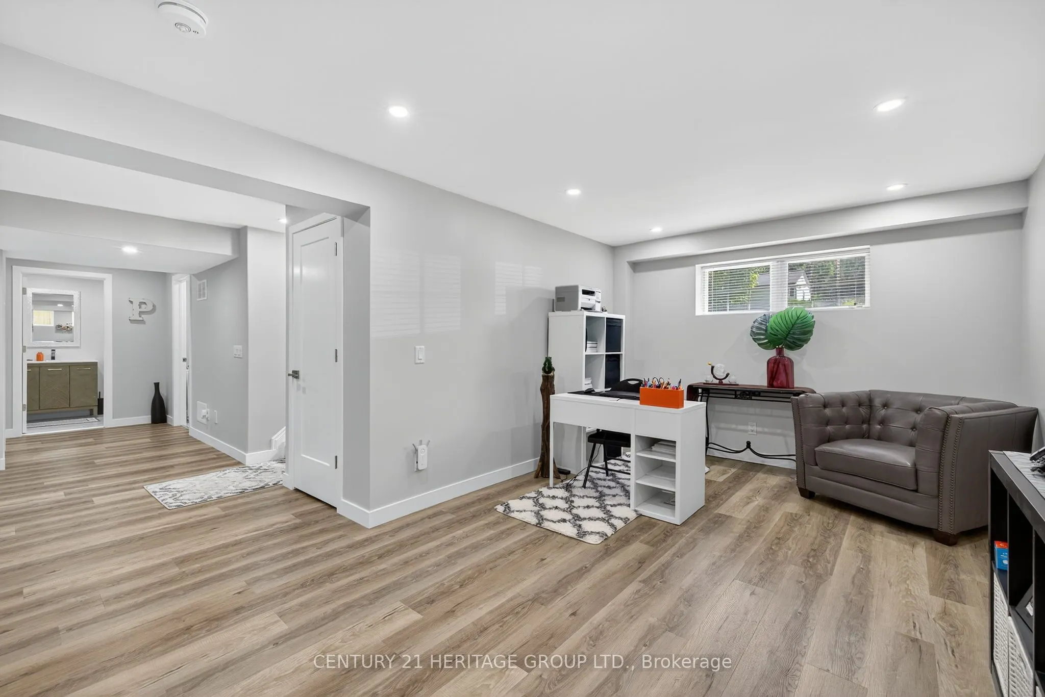 264 Glenwoods Avenue