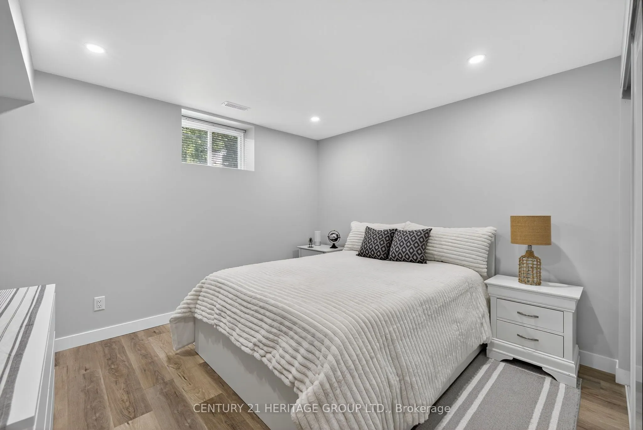264 Glenwoods Avenue