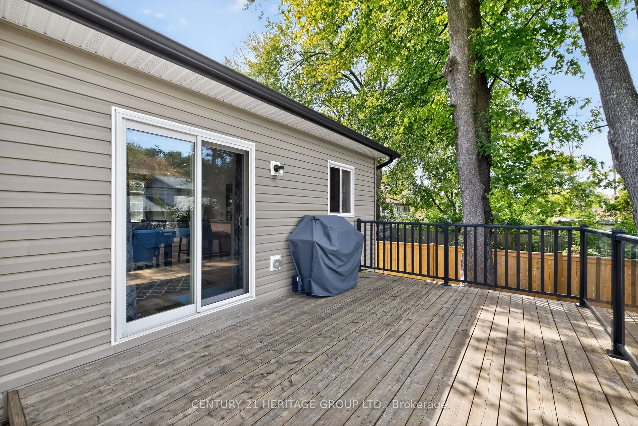 264 Glenwoods Avenue