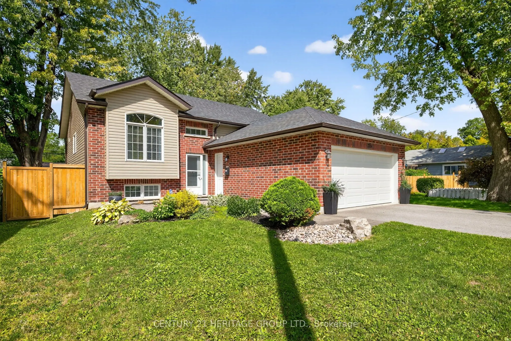 264 Glenwoods Avenue