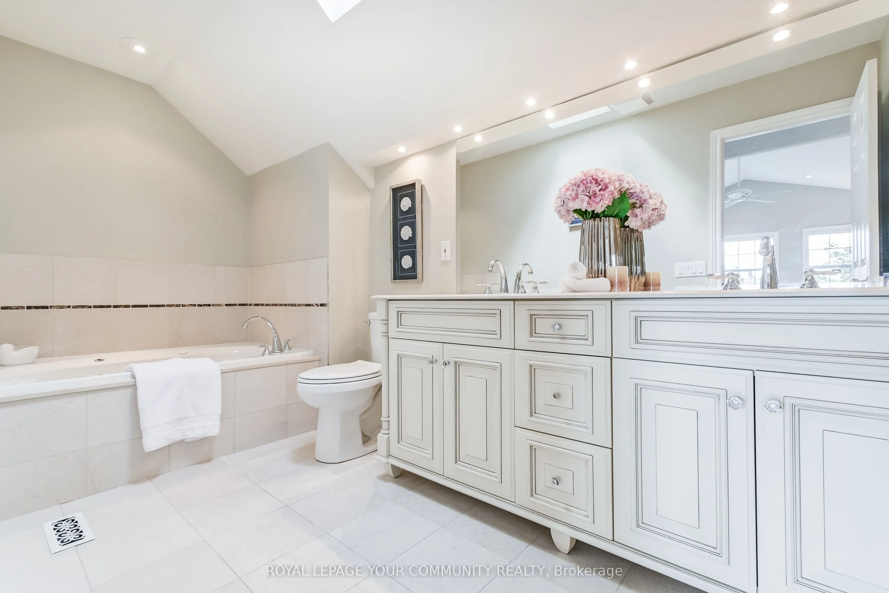 8038 Yonge Street, #15