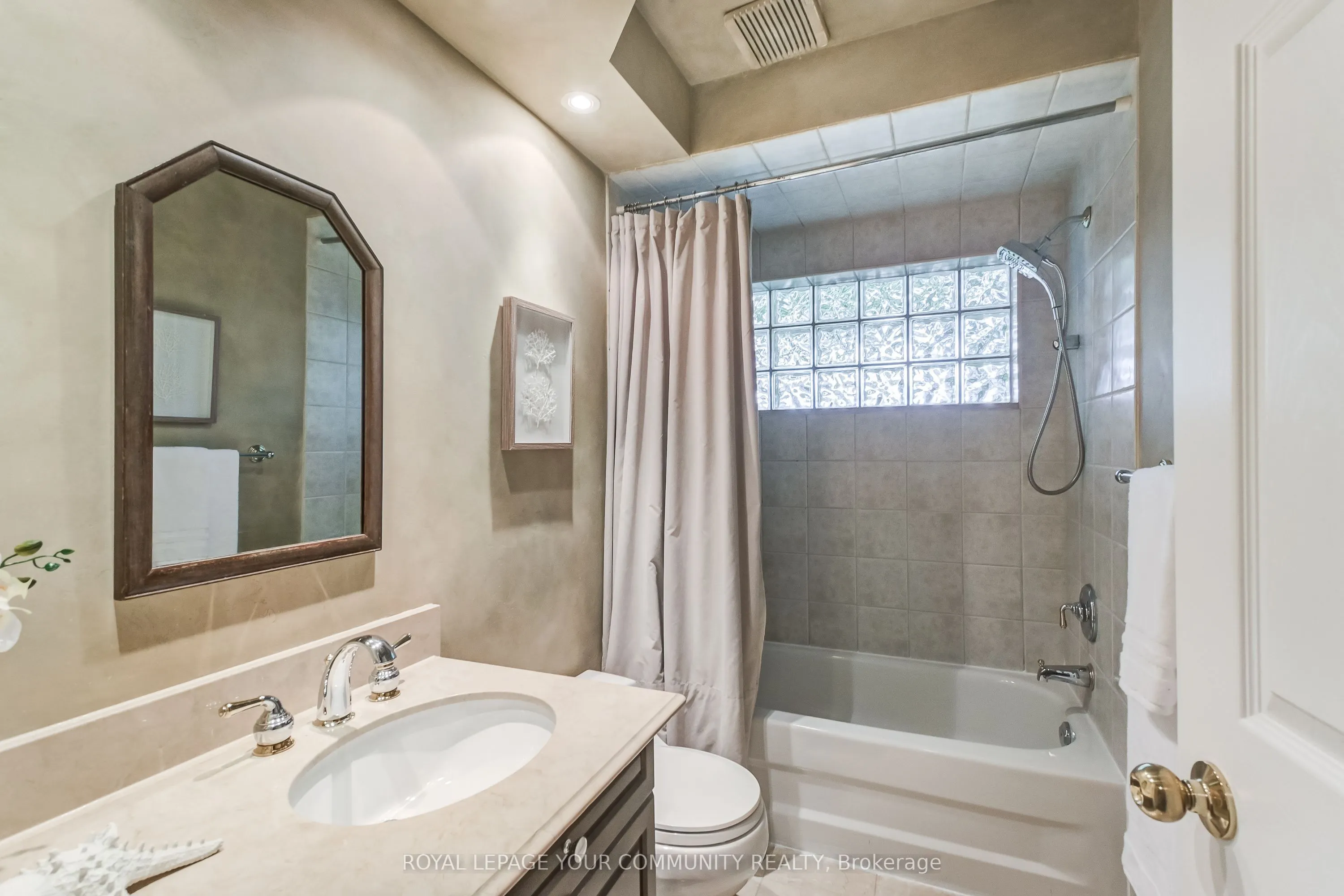 8038 Yonge Street, #15